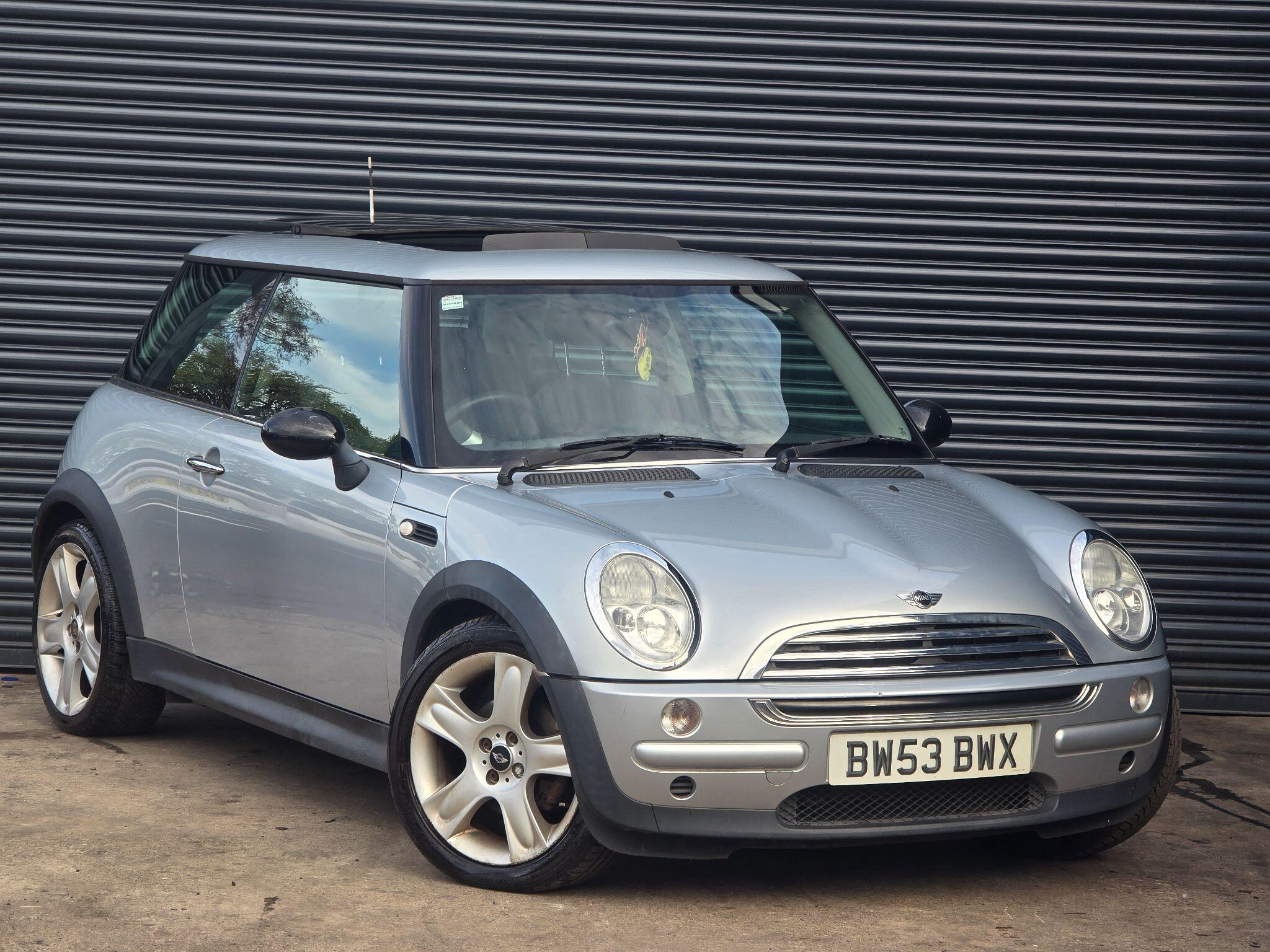 Mini Hatch 2004