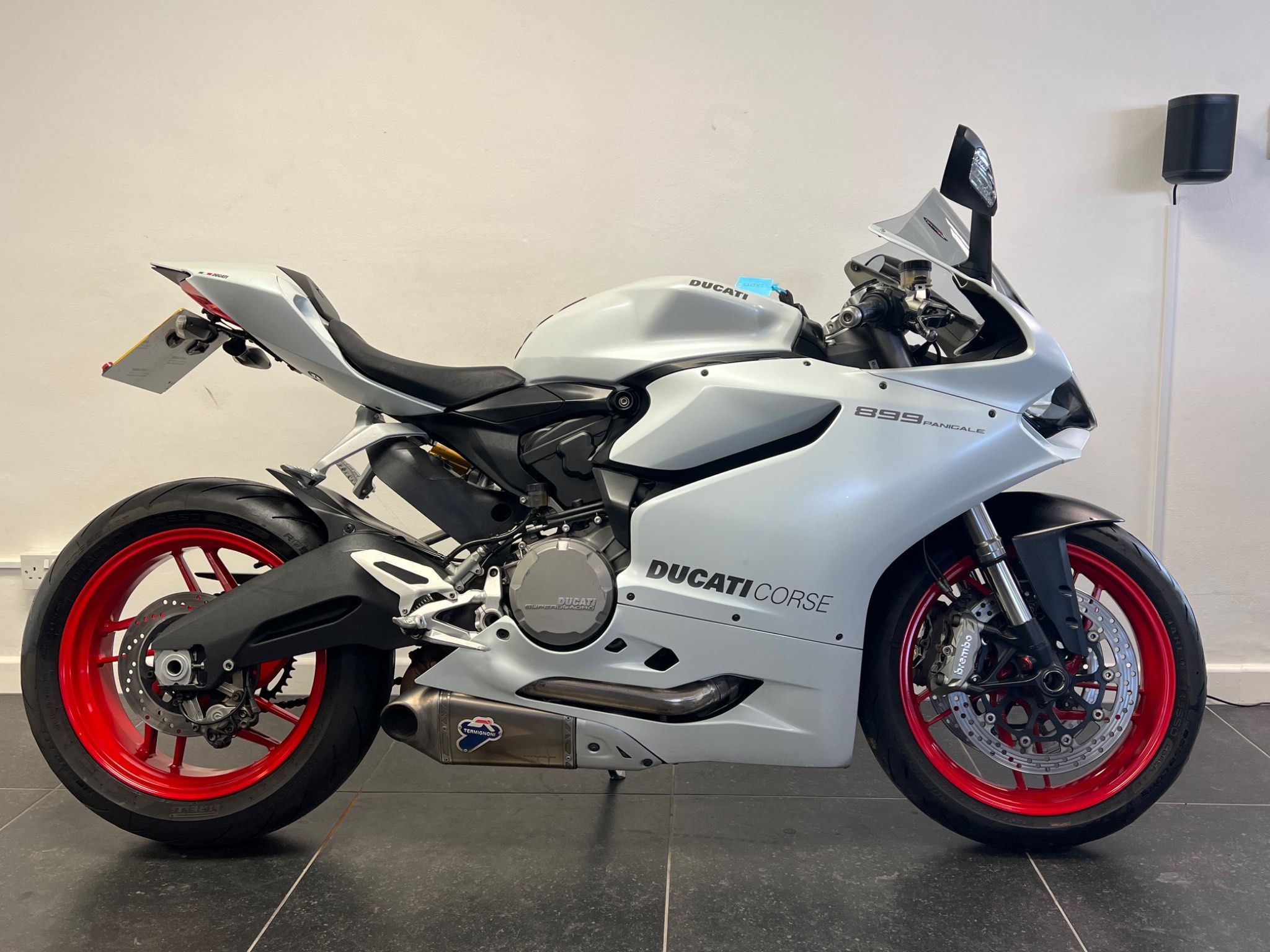 2013 DUCATI 899 PANIGALE WHITE with 13876 miles  Used Motorbikes Dealer  Macclesfield  Donington Park The Superbike Factory