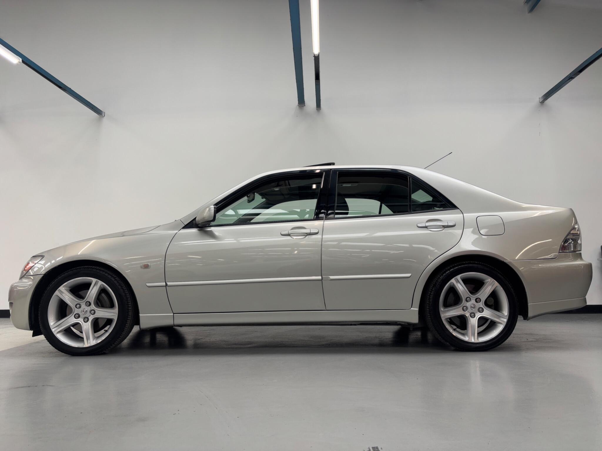 高品質 1999-2004 レクサス IS200 IS300 アルテッツァ リアルカーボン製 カーボン ミラーカバー 2PCS 左右セット Lexus IS200 1999 | CarsGuide