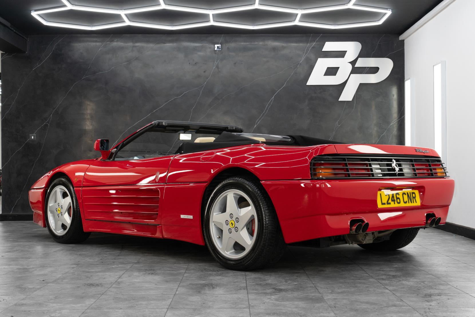 Ferrari 348 Spider (1993) : cabriolet V8 central