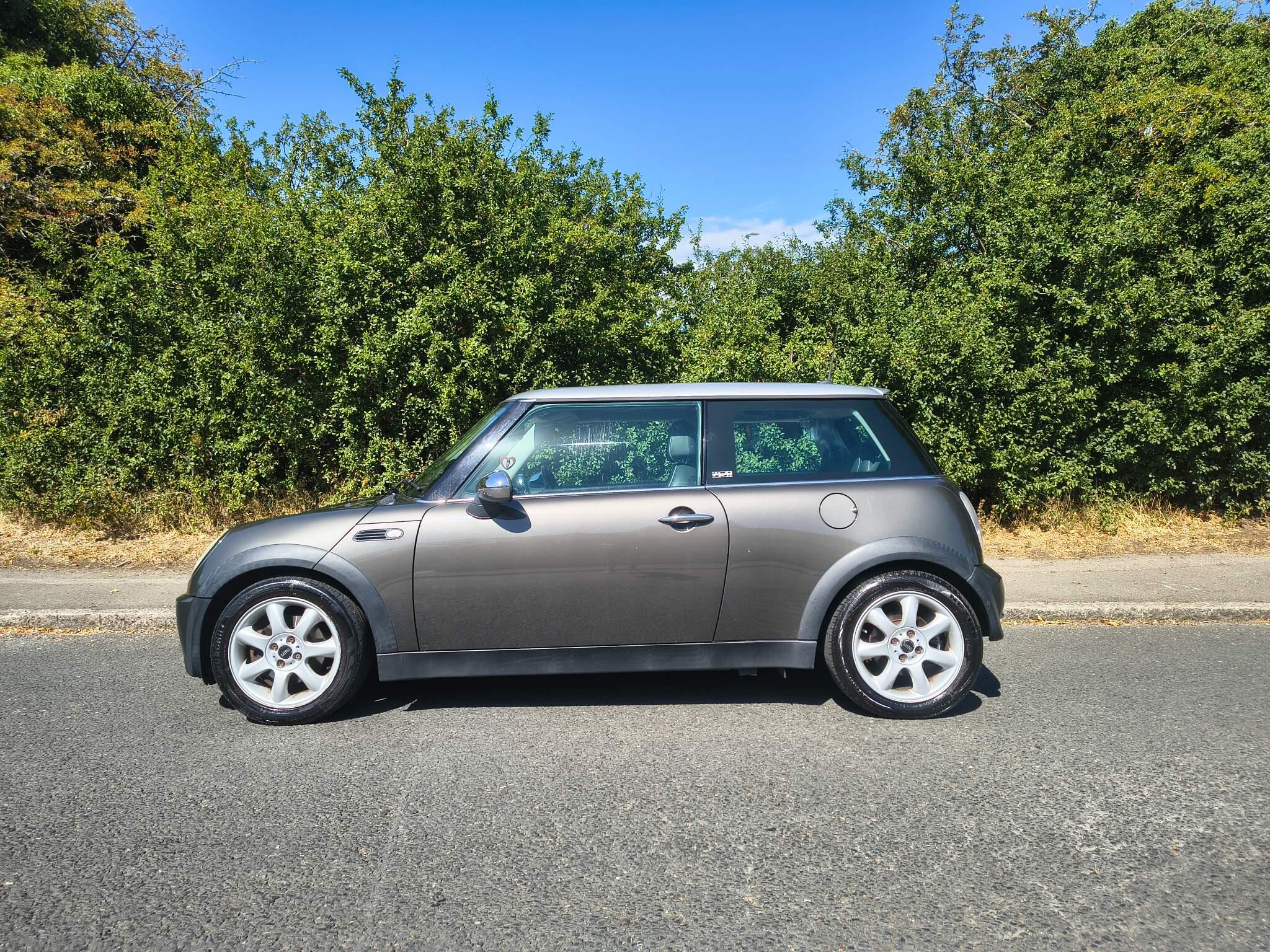 Mini Hatch 2006