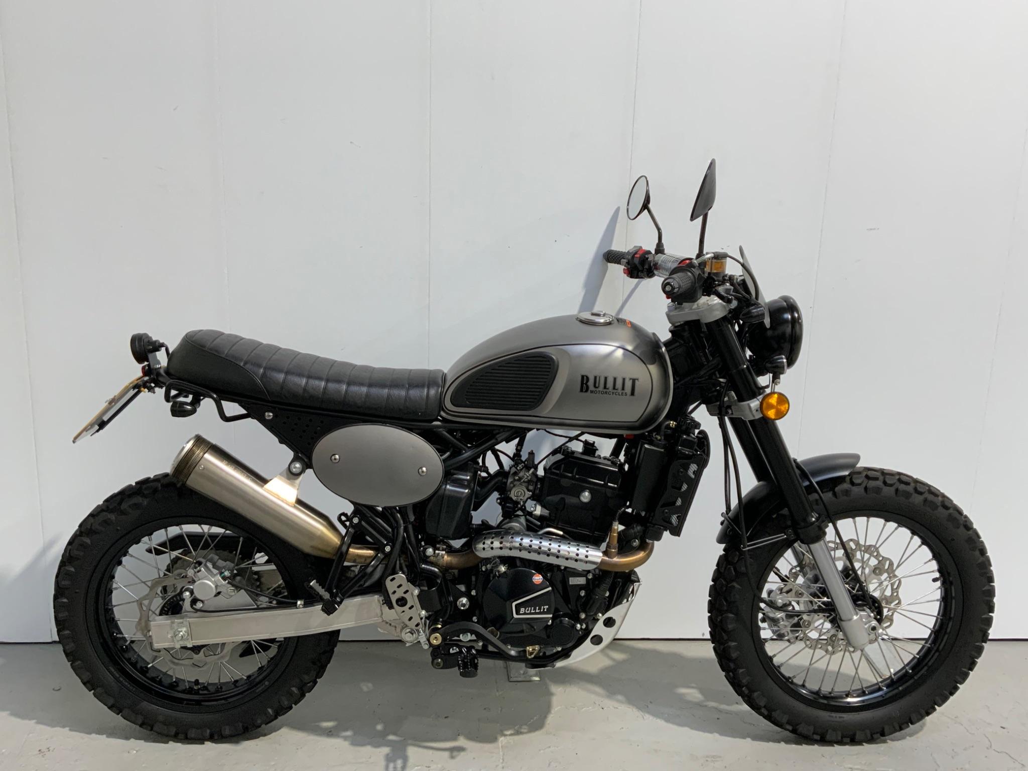 Trophy Scrambler Bluroc Bullit Hero 125 Scrambler Moto Bullit Hero