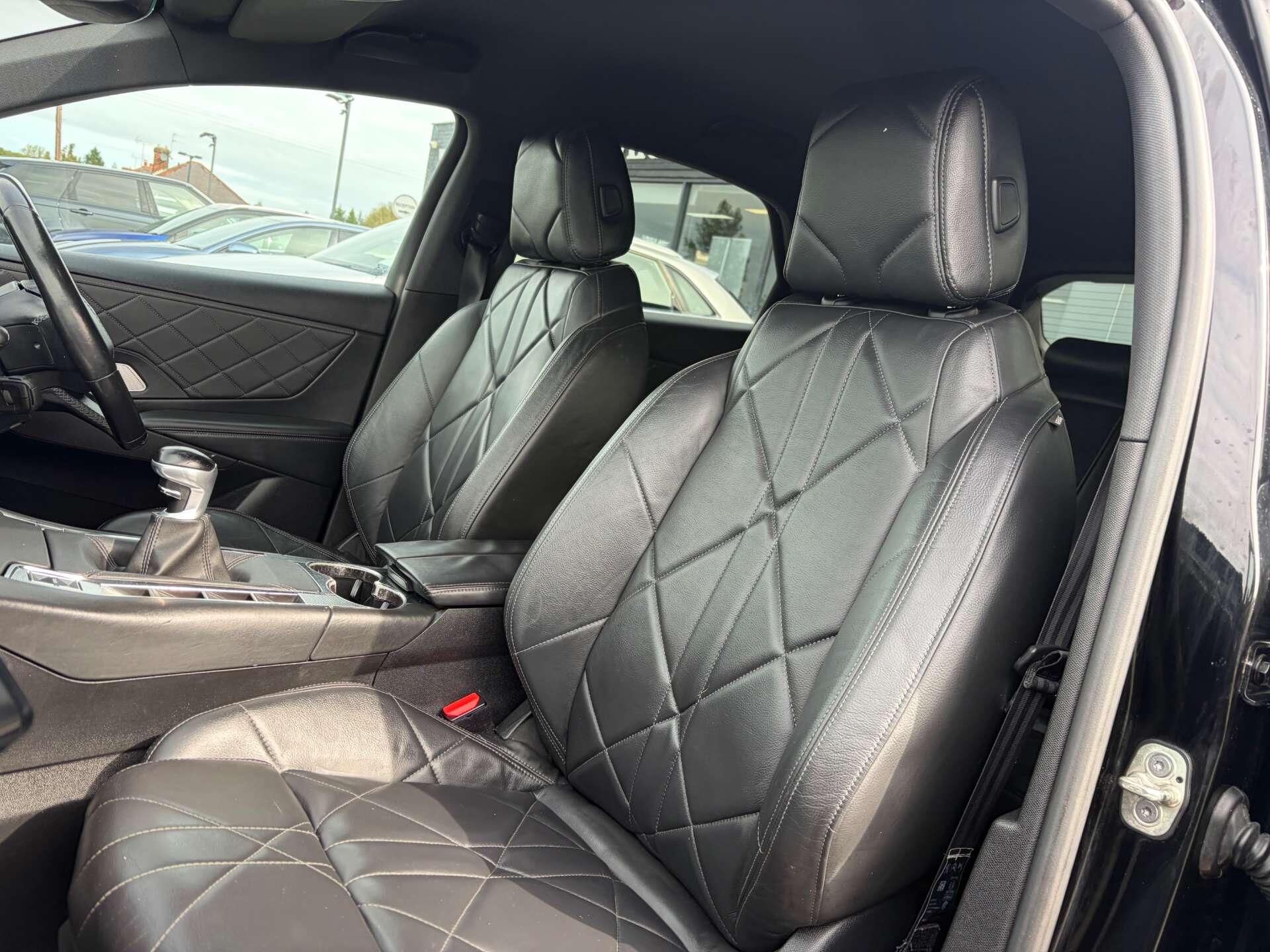 DS Automobiles DS 7 Crossback view 12