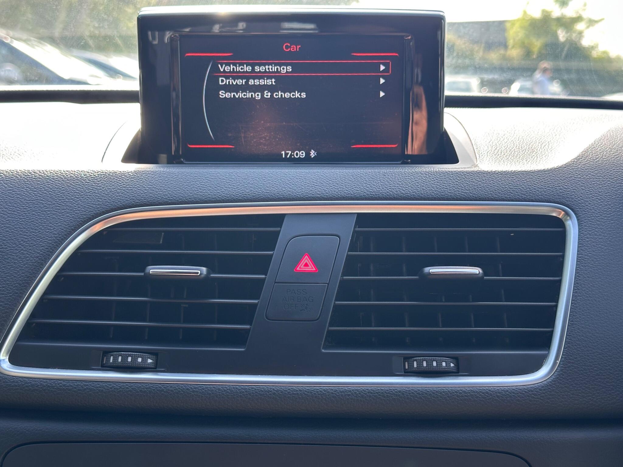 Audi Q3 view 47
