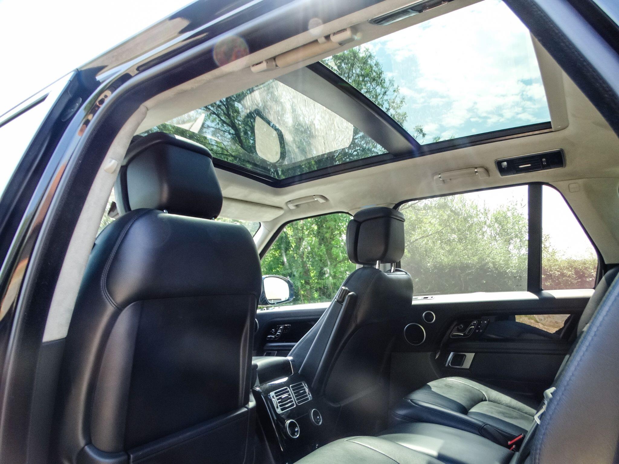 Land Rover Range Rover view 14