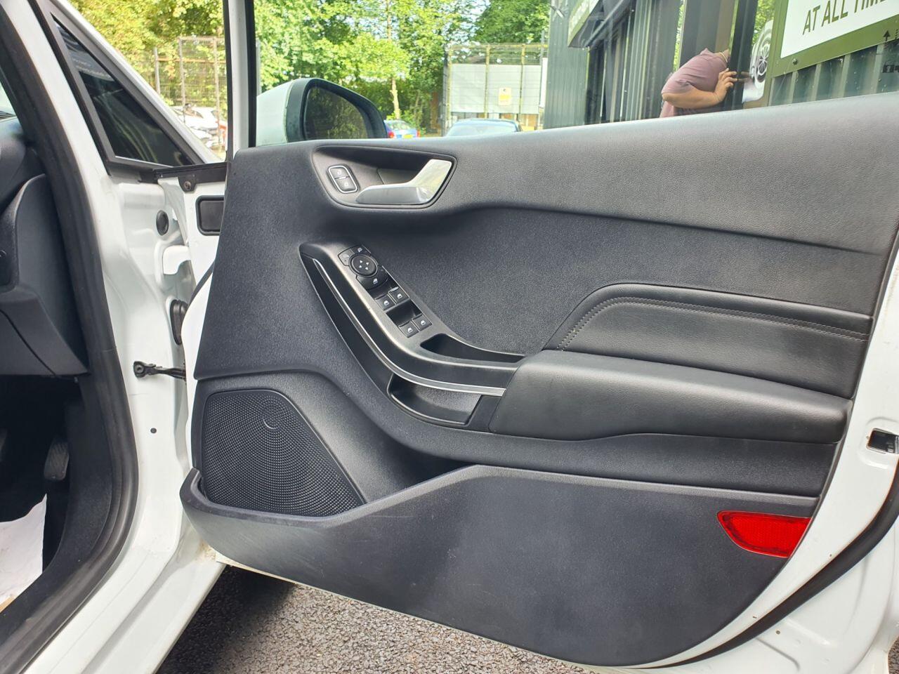 Ford Fiesta view 13