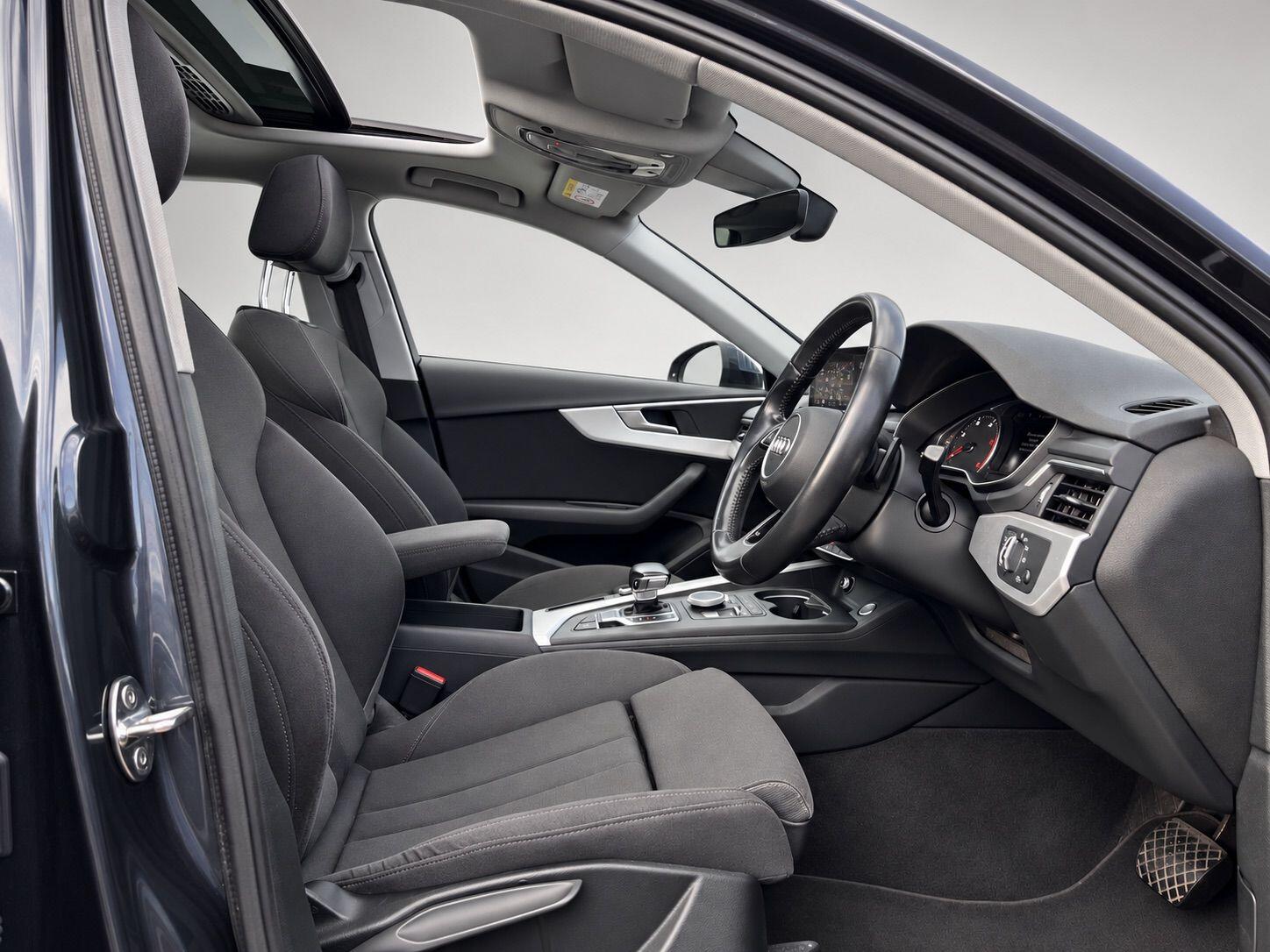 Audi A4 view 18