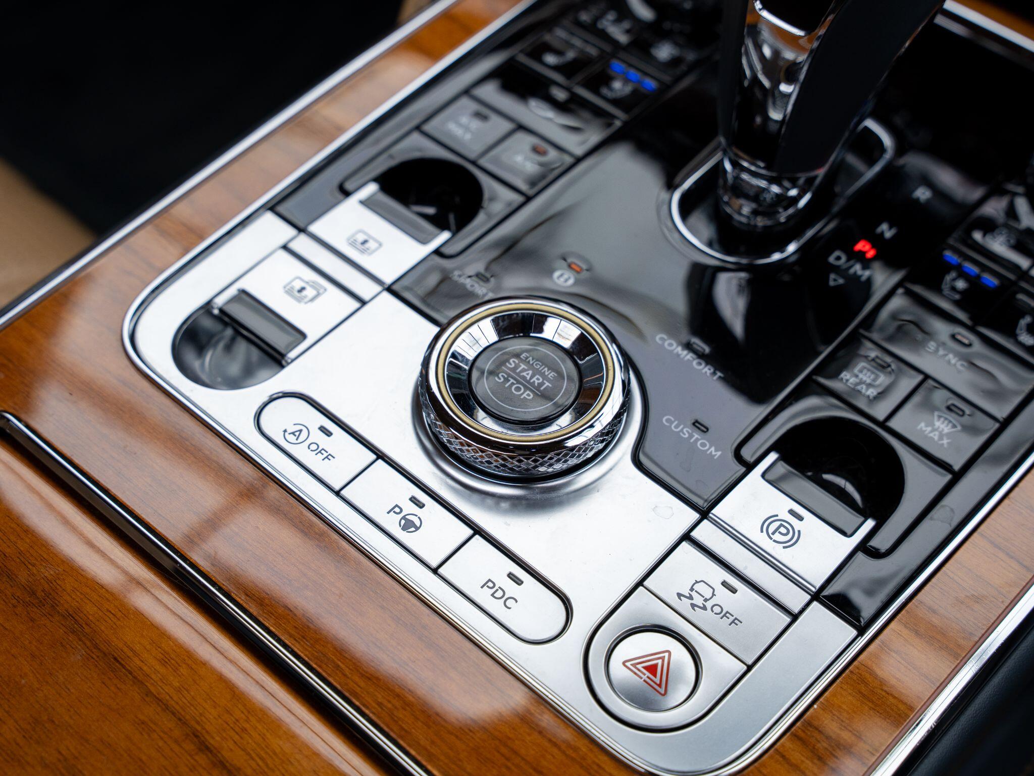 Bentley Flying Spur view 46