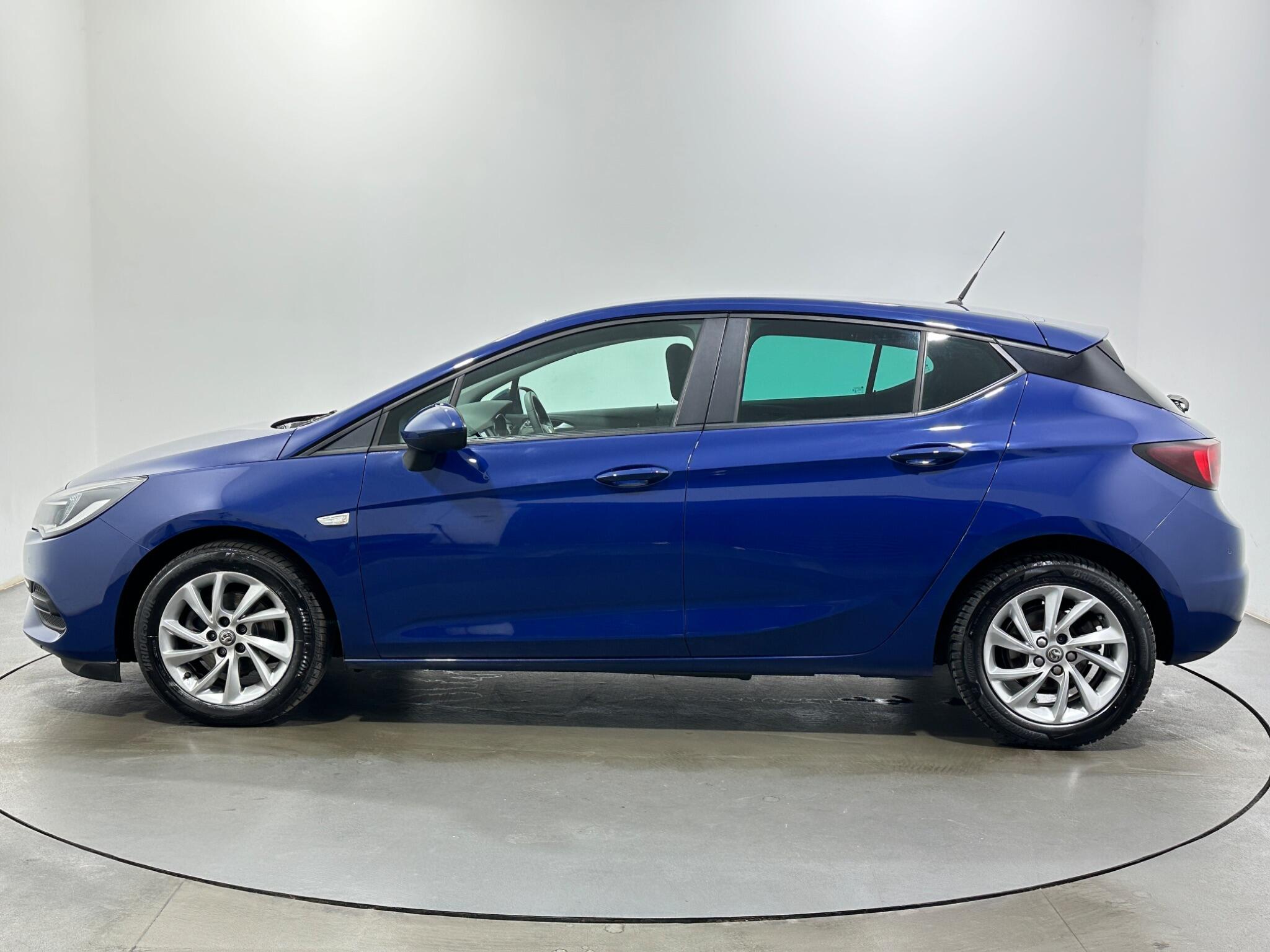 Vauxhall Astra view 5