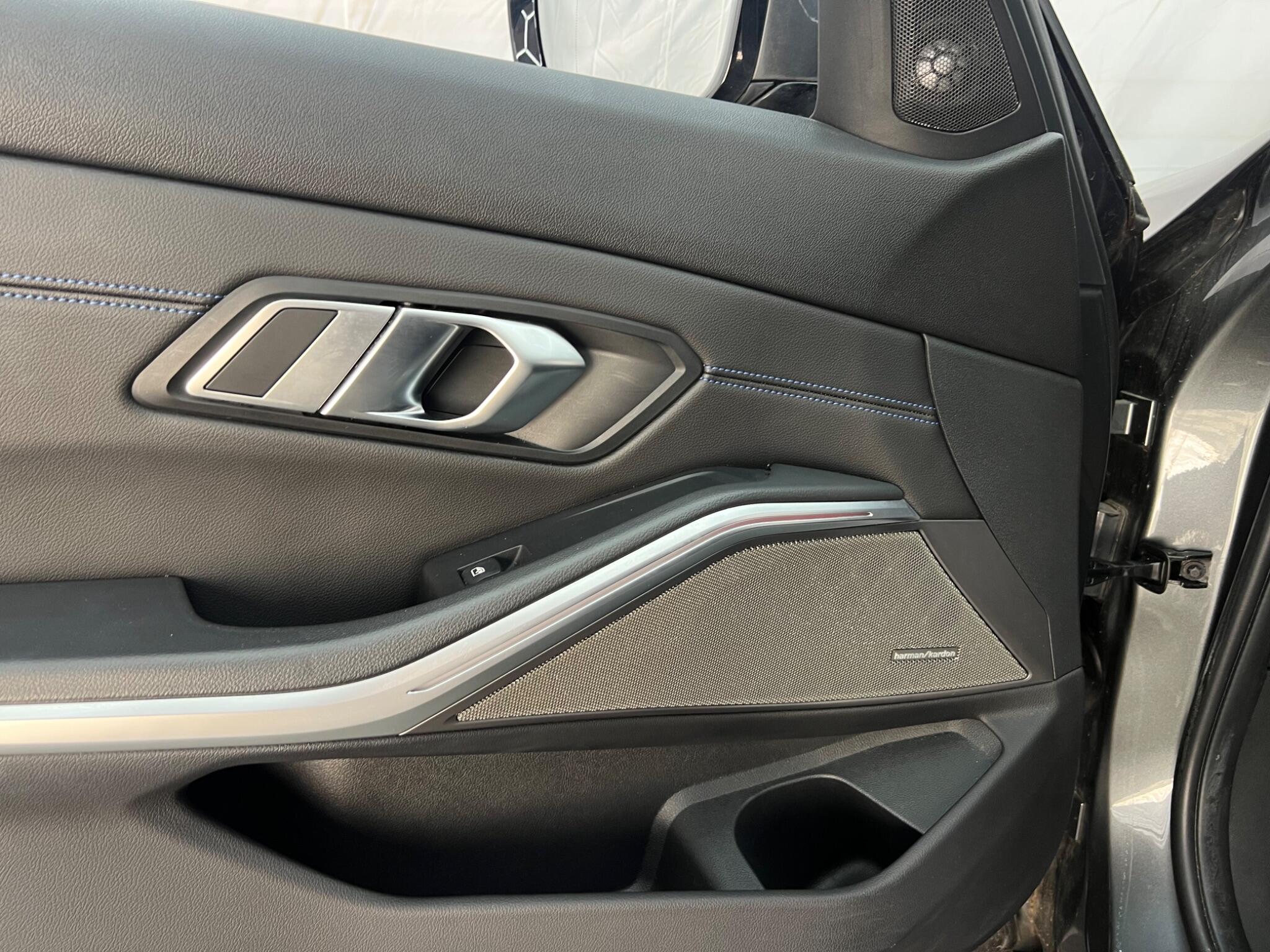 BMW 3 Series view 34
