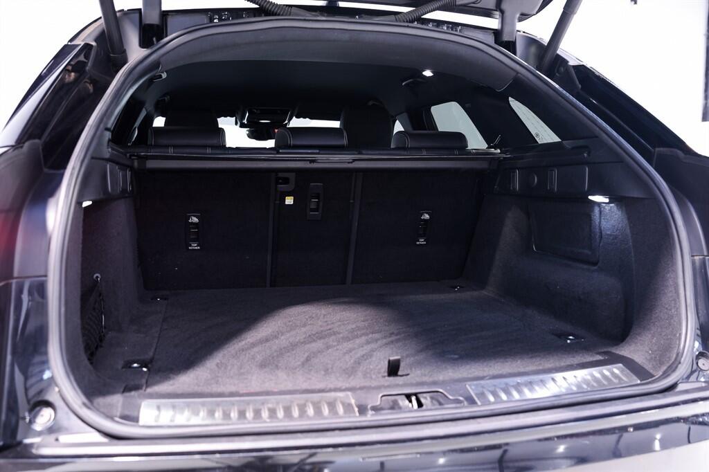 Land Rover Range Rover Velar view 27