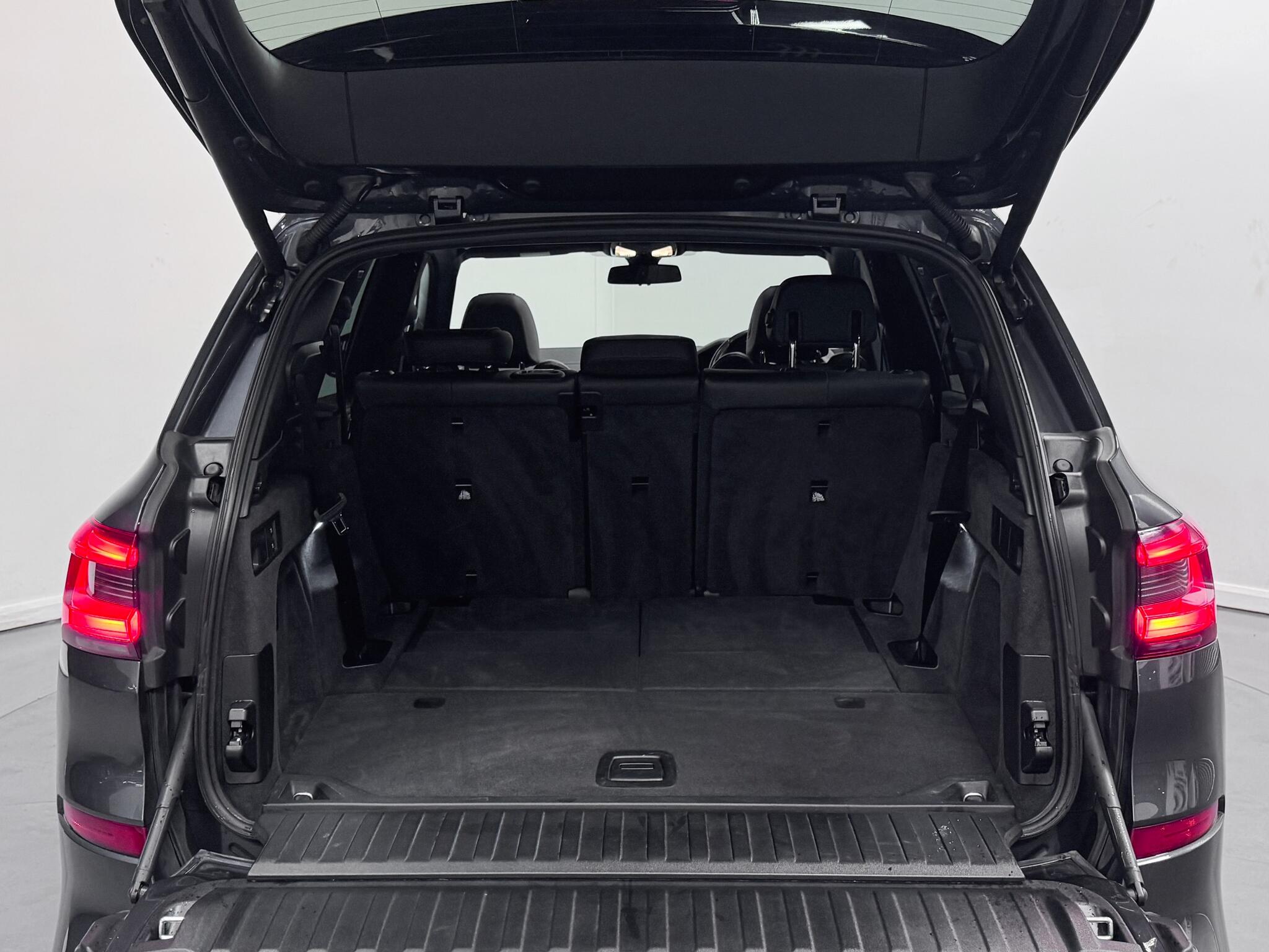 BMW X5 view 31