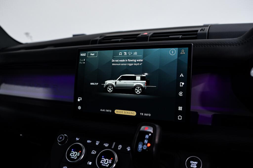 Land Rover Defender view 22