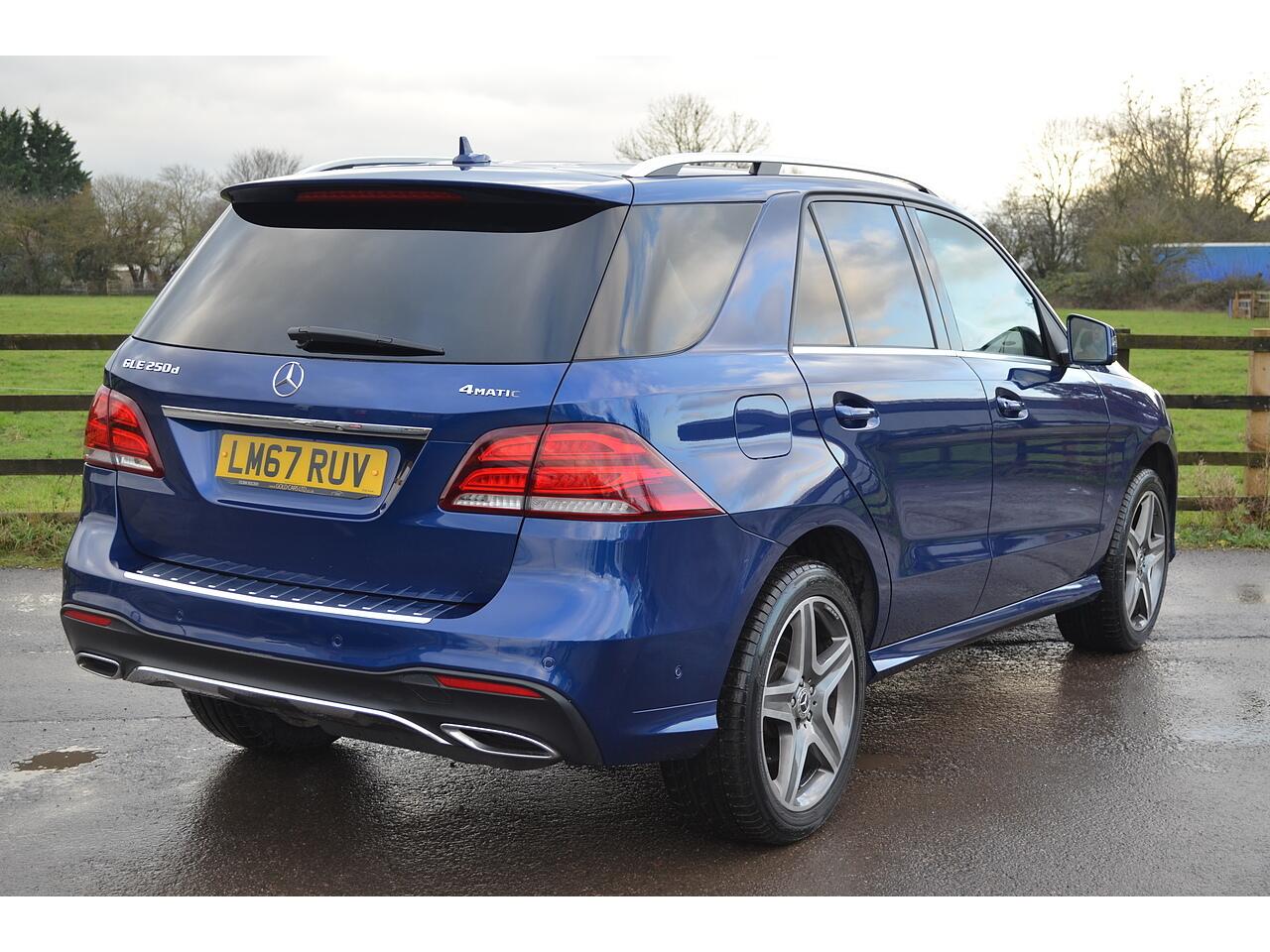 Mercedes-Benz Gle view 9
