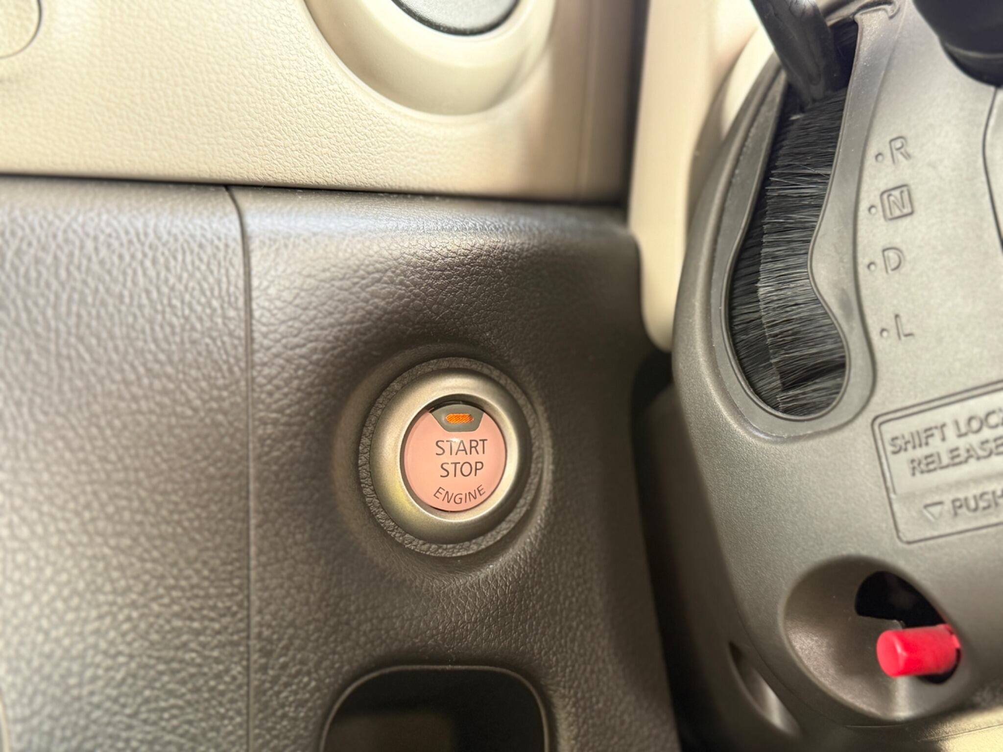 Nissan Cube view 60