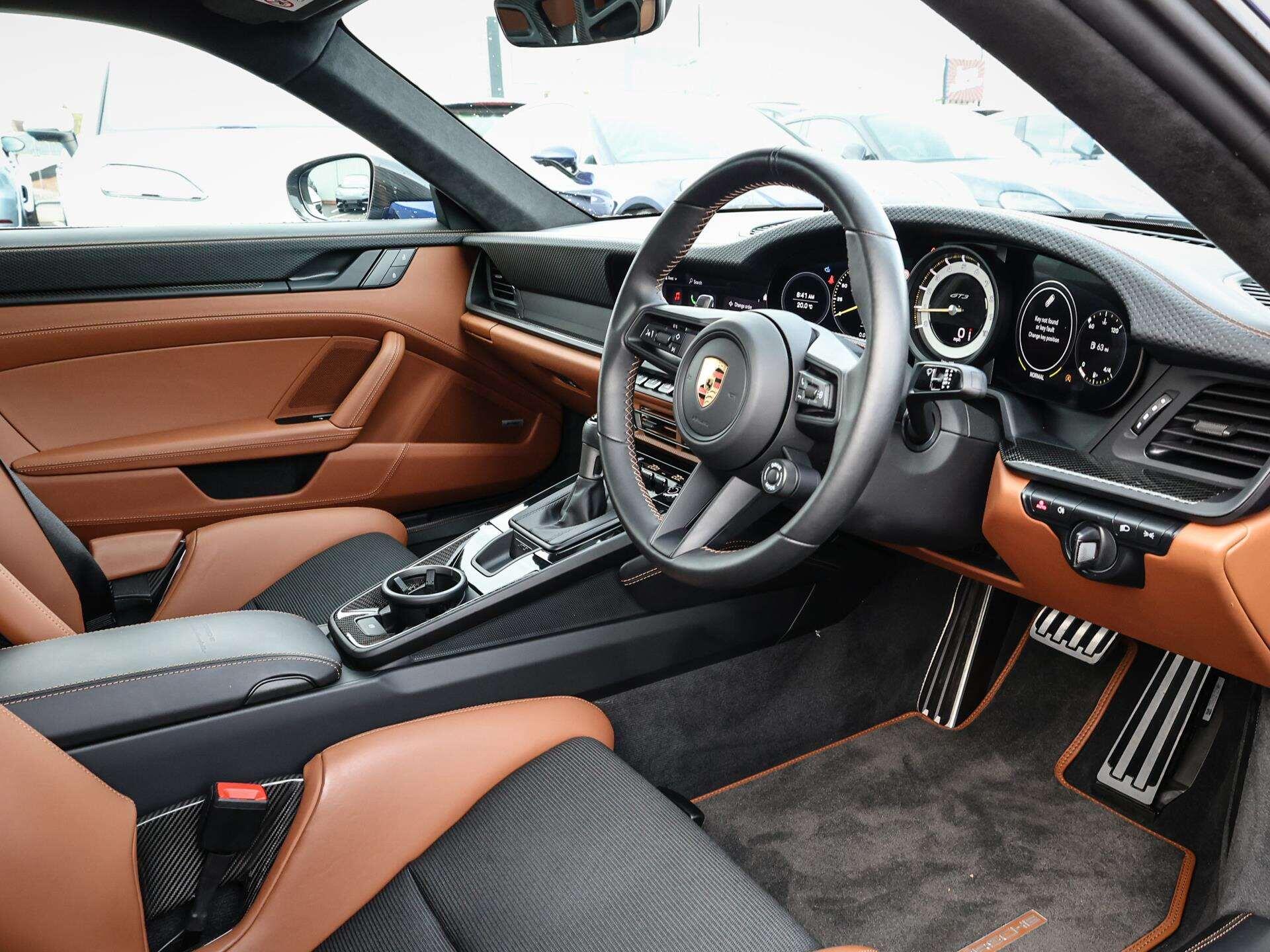Porsche 911 view 12