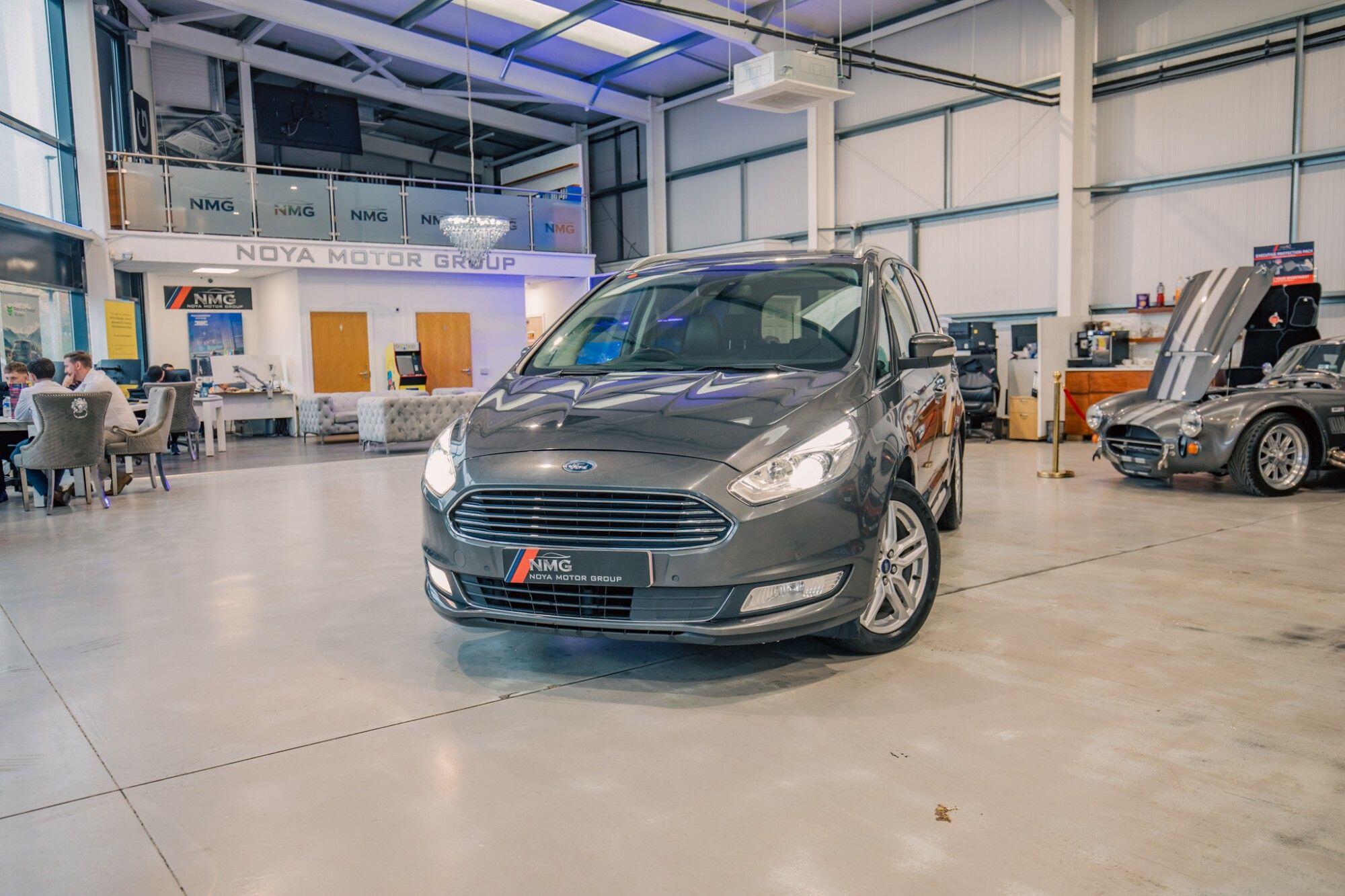 Ford Galaxy view 4