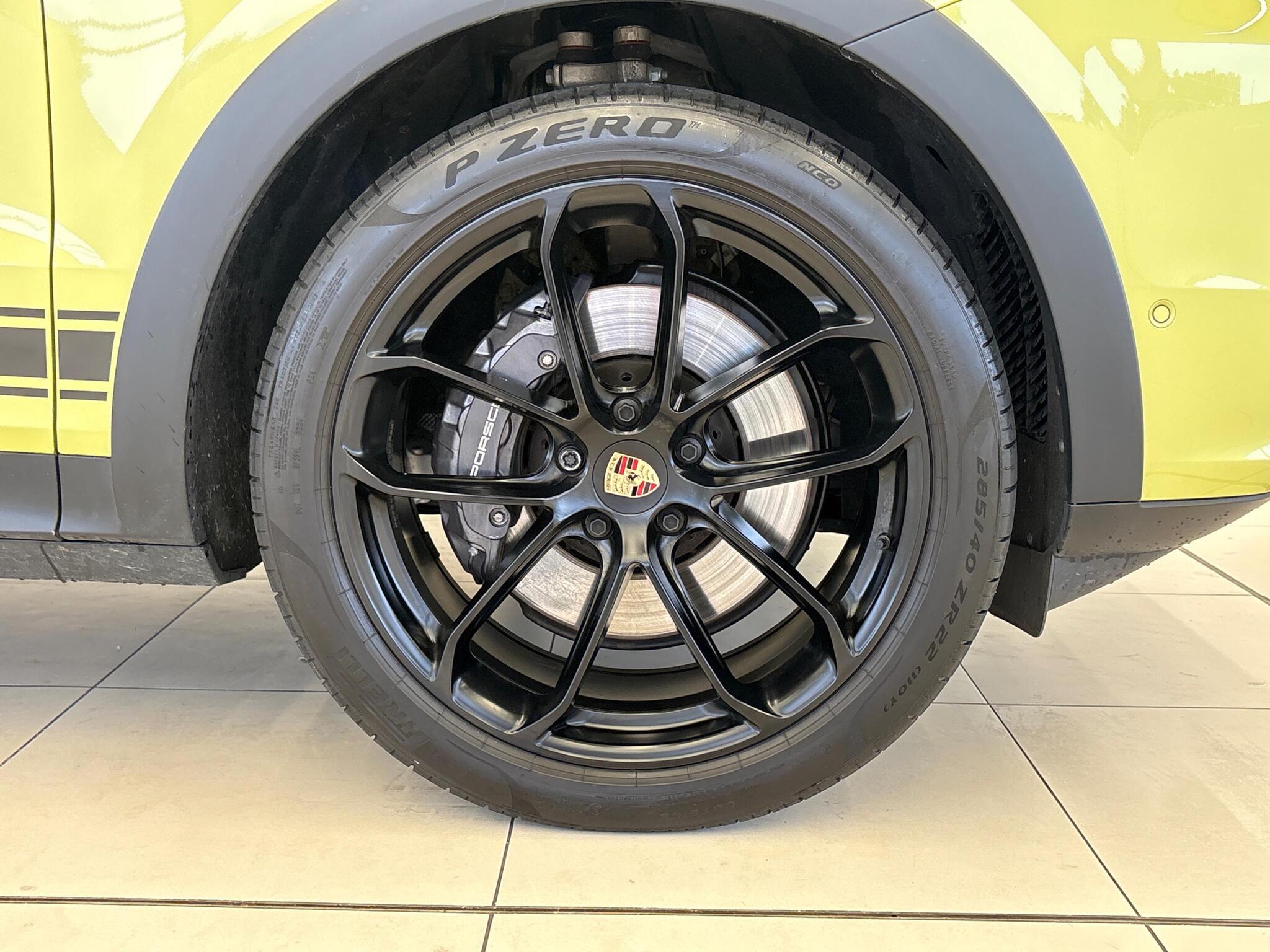 Porsche Cayenne view 24