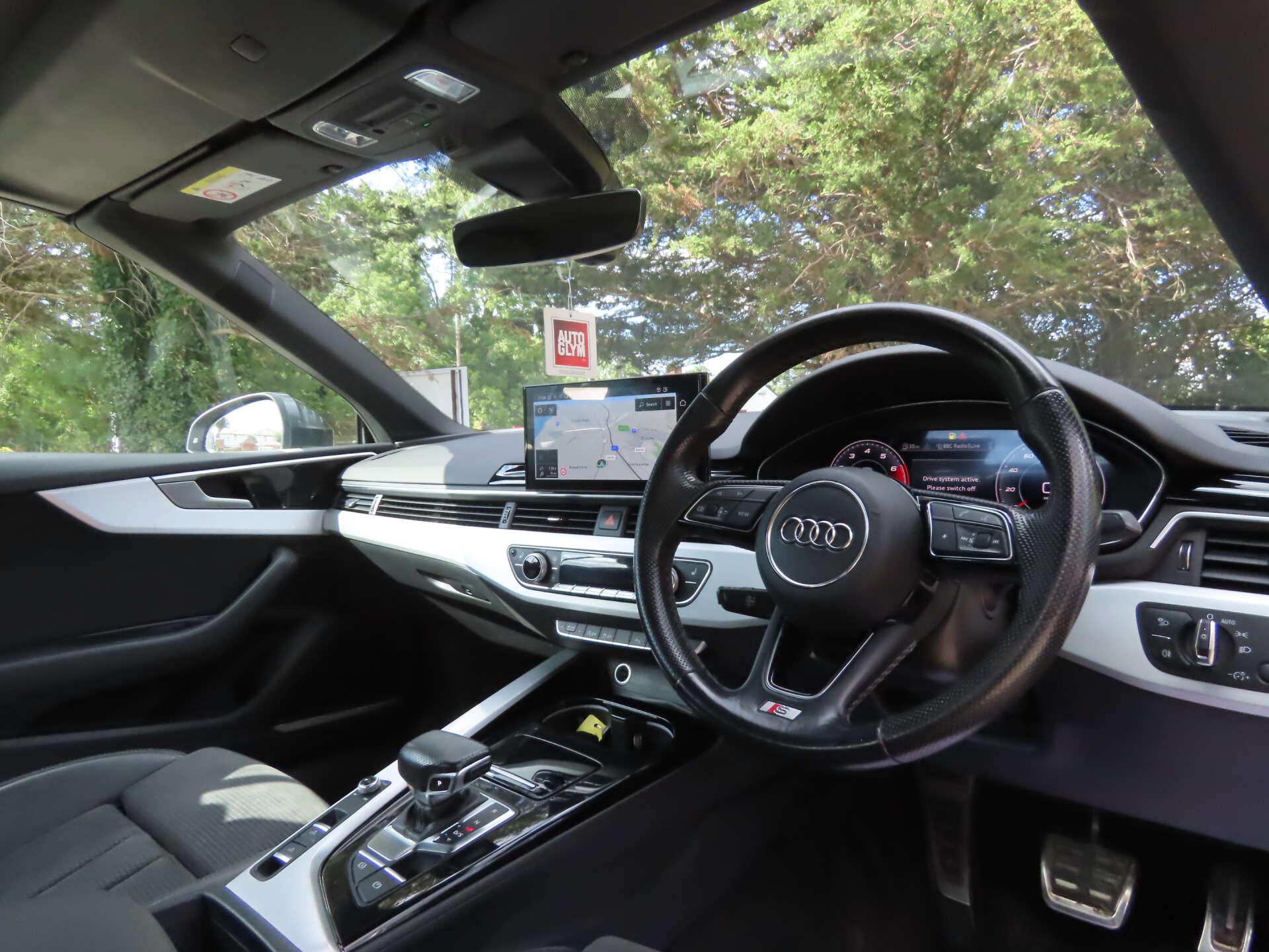 Audi A5 view 9