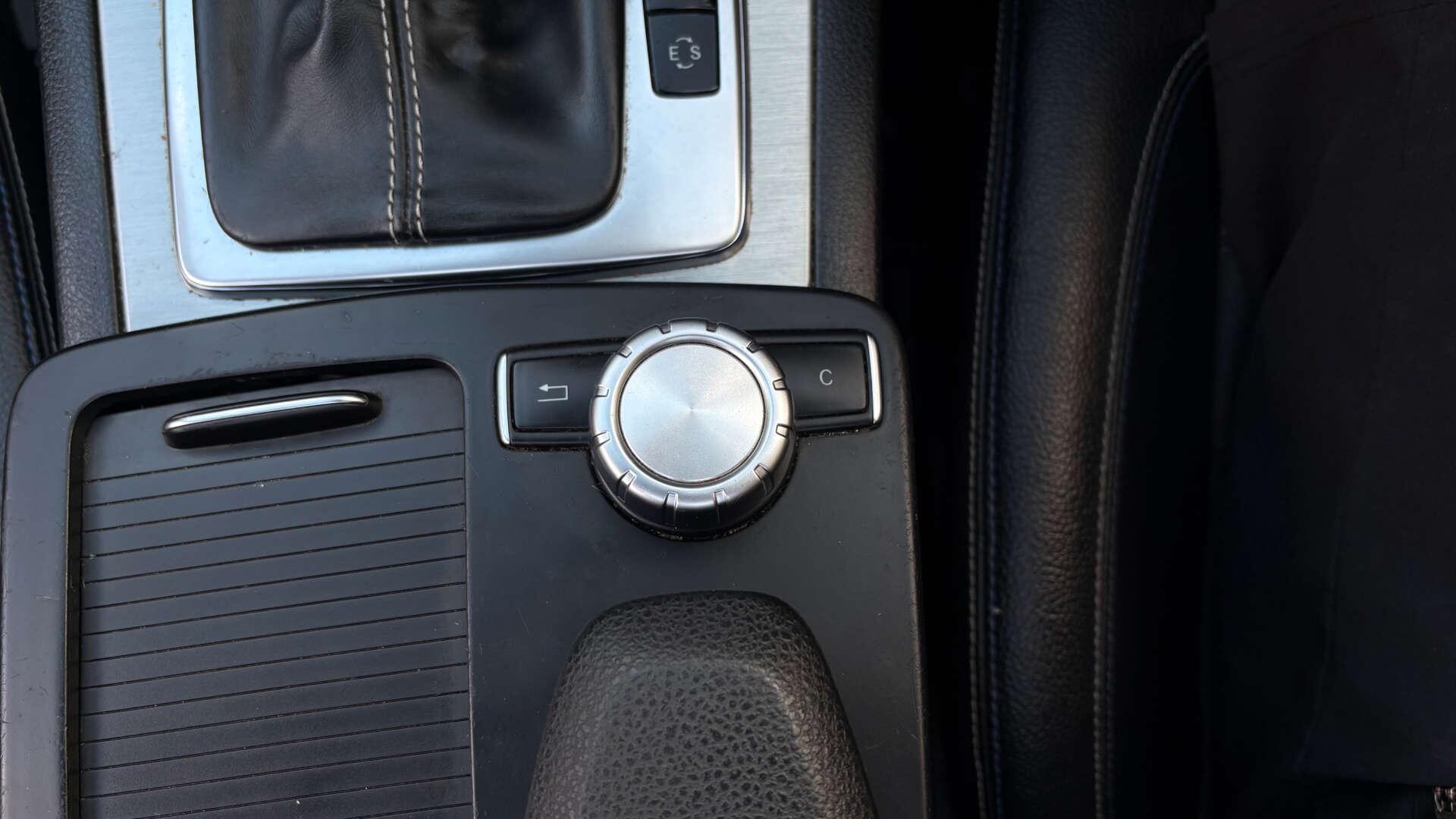 Mercedes-Benz C-Class view 31