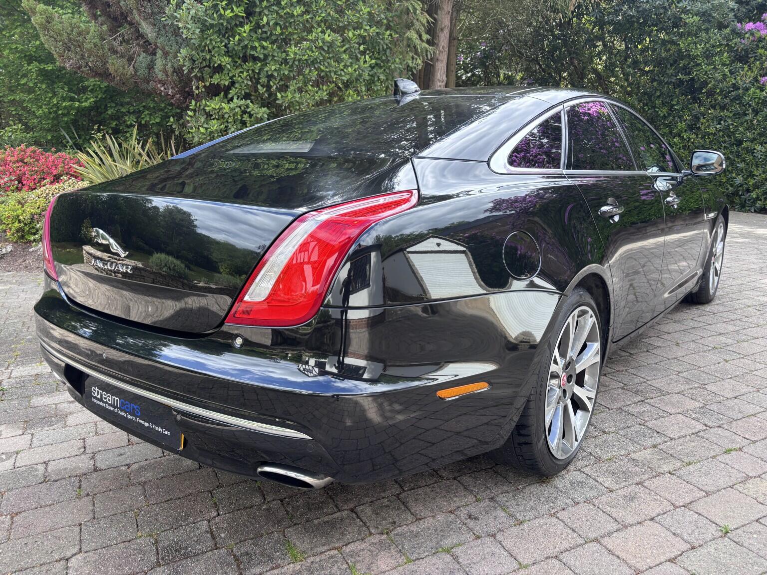 Jaguar XJ view 7