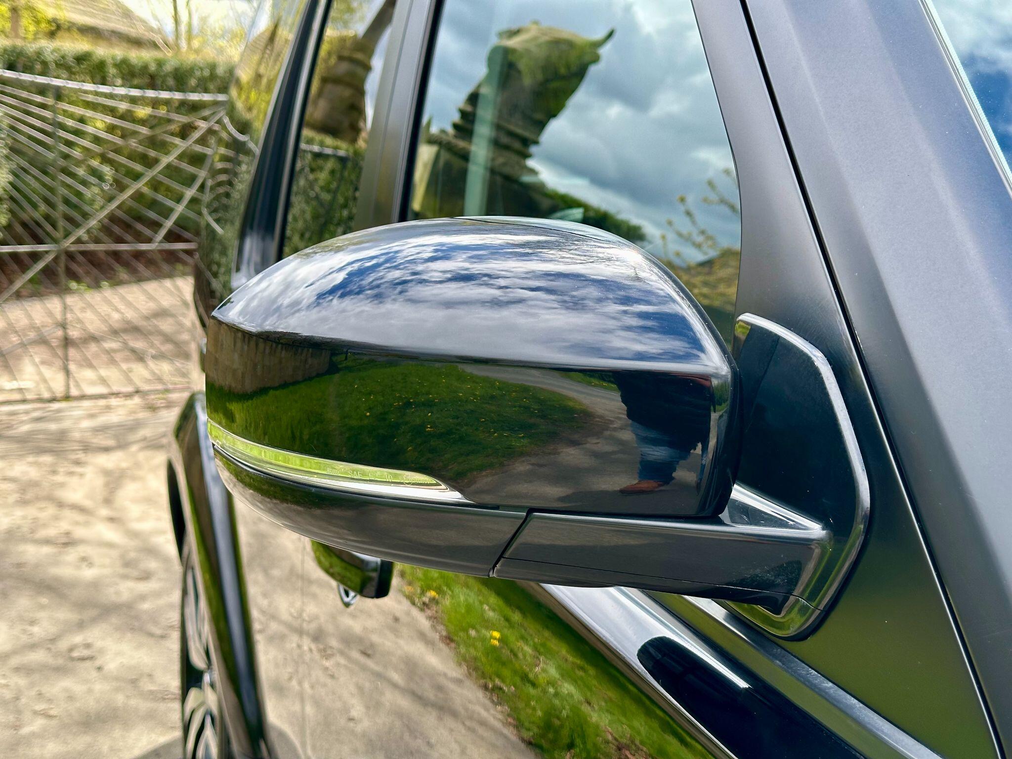 Land Rover Discovery view 32