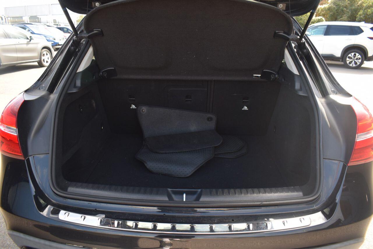 Mercedes-Benz Gla view 16