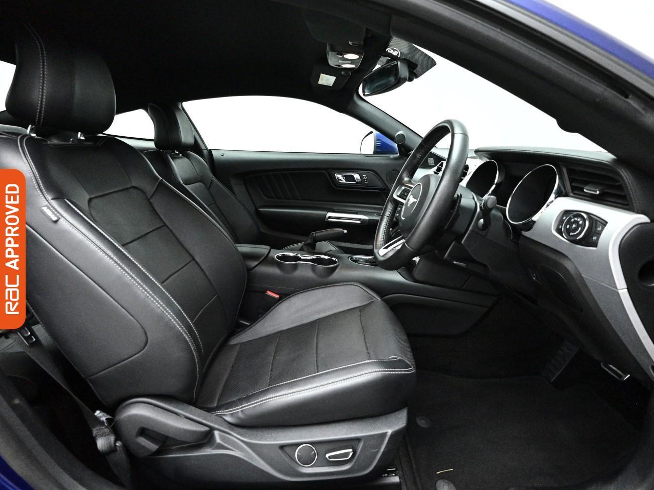 Ford Mustang view 12