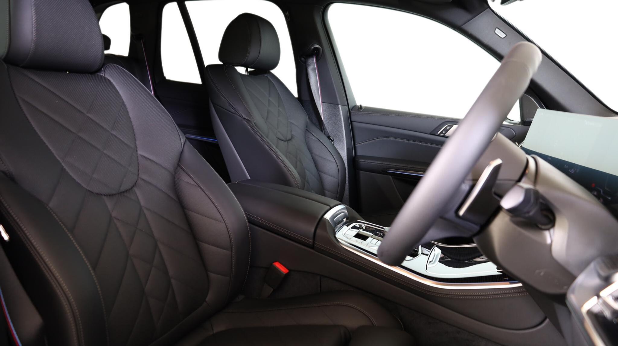 BMW X5 view 11