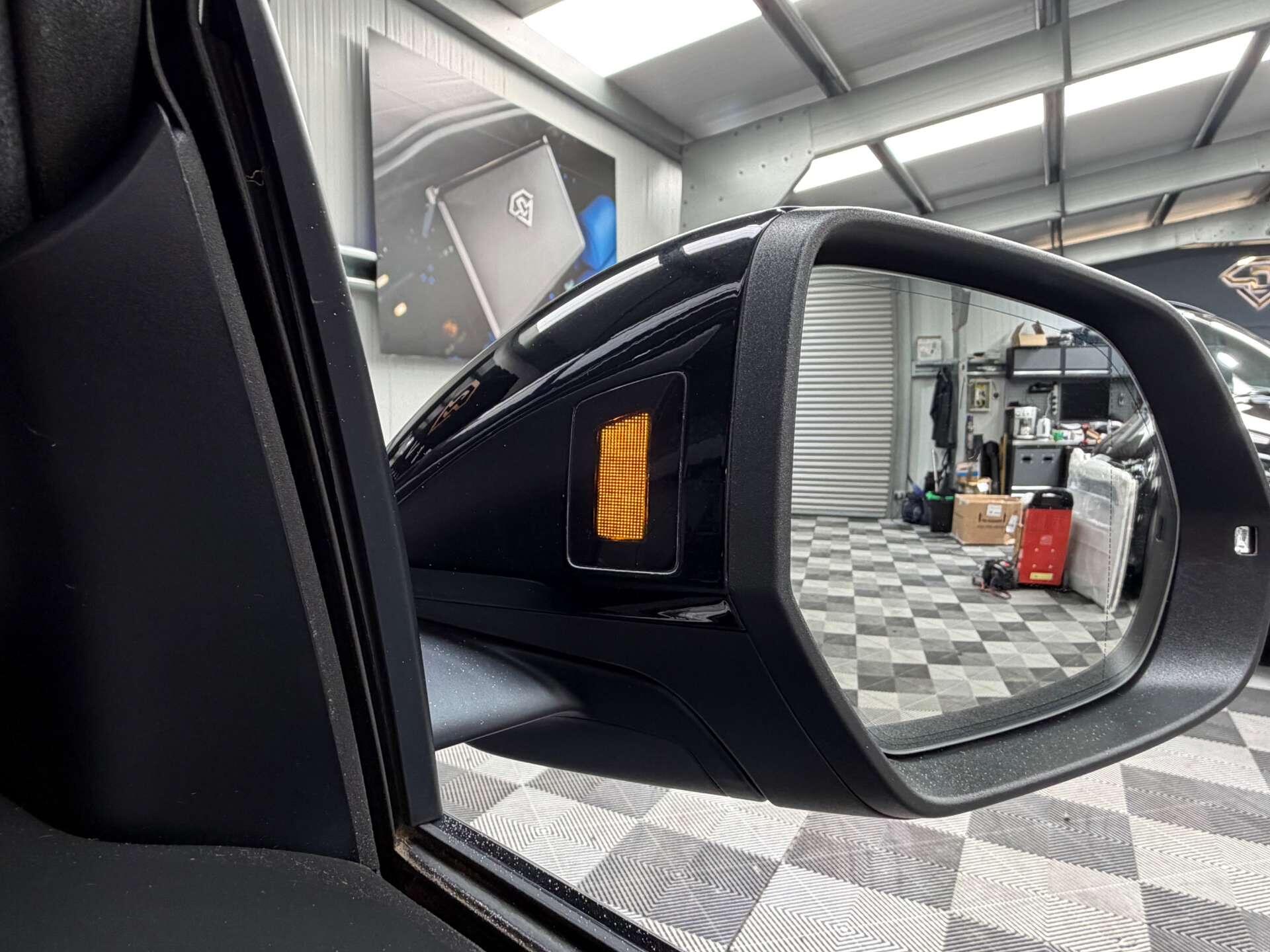 Audi RSQ8 view 21