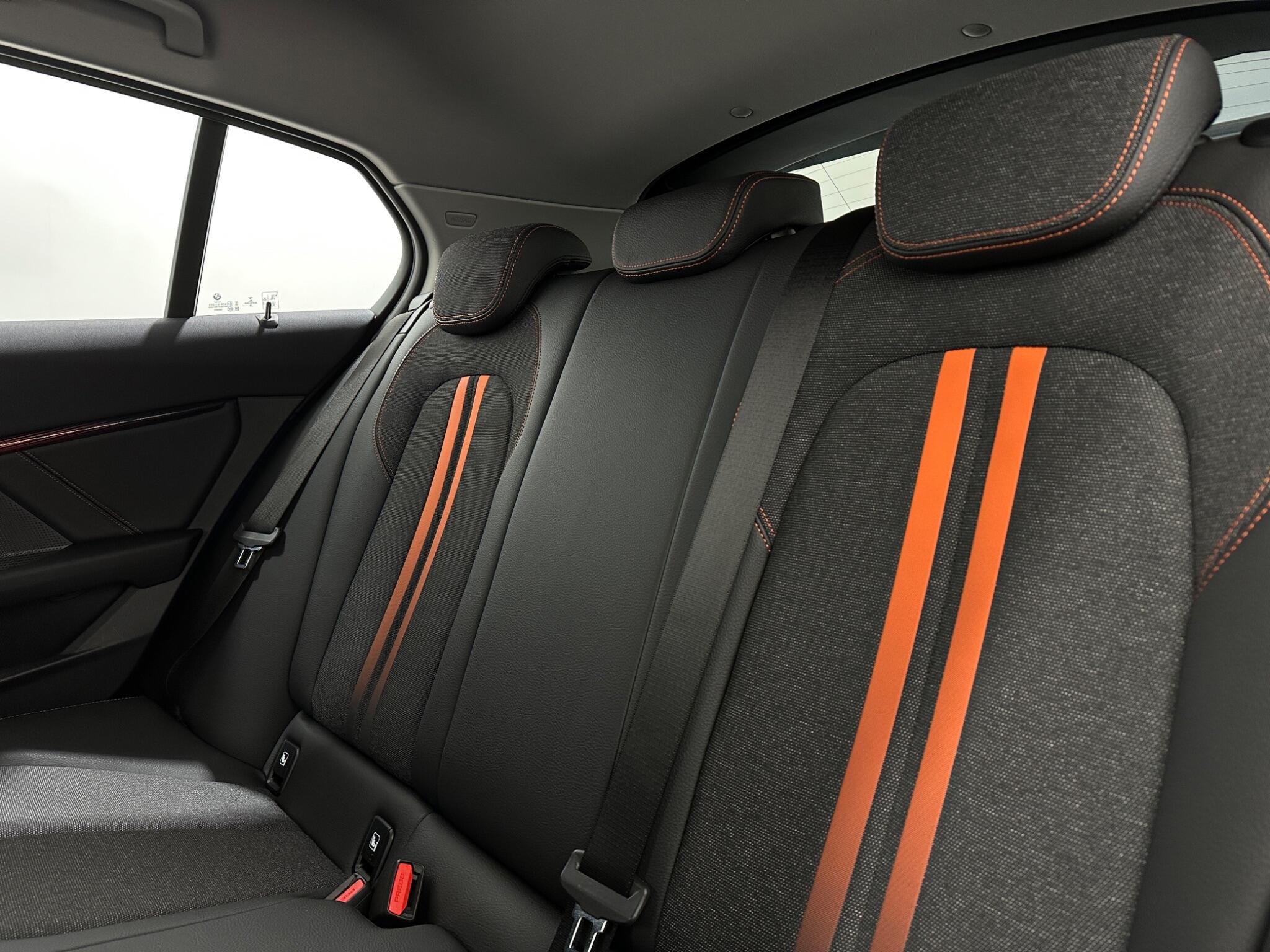 BMW 1 Series view 40