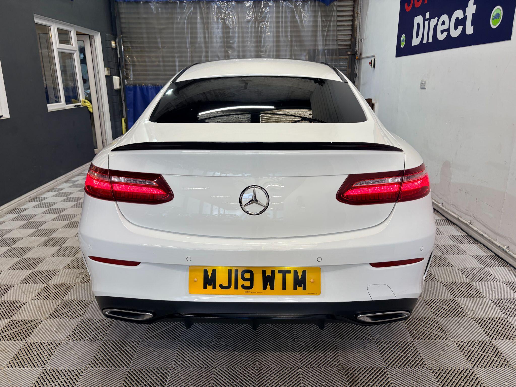 Mercedes-Benz E-Class view 12