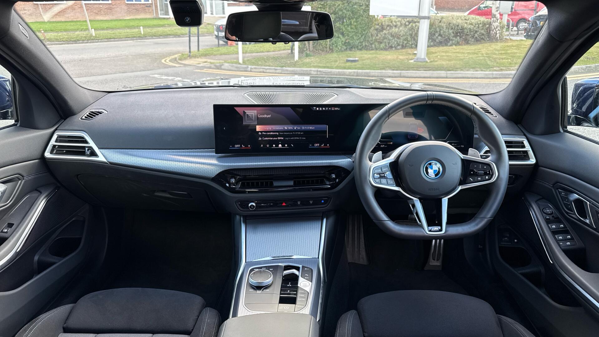 BMW 3 Series view 4