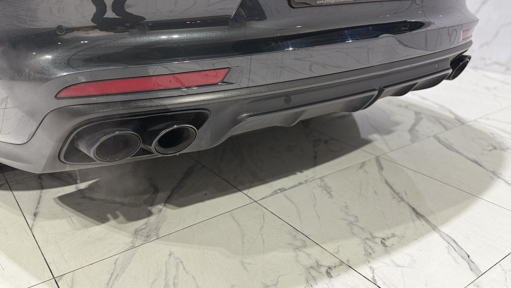 Porsche Panamera view 41
