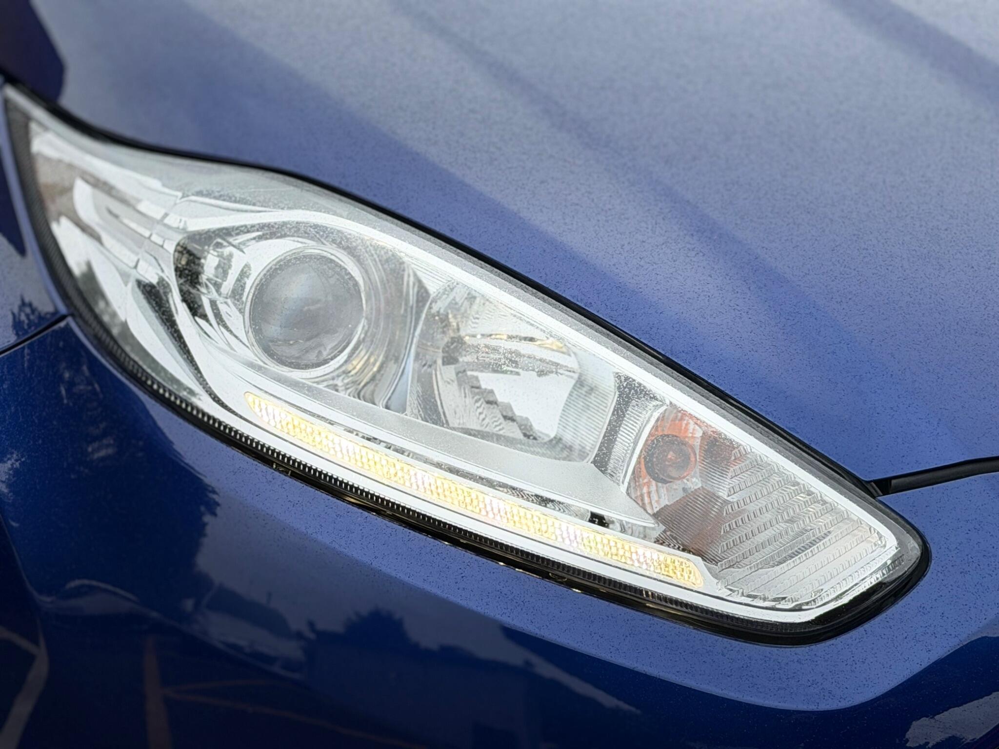 Ford Fiesta view 55