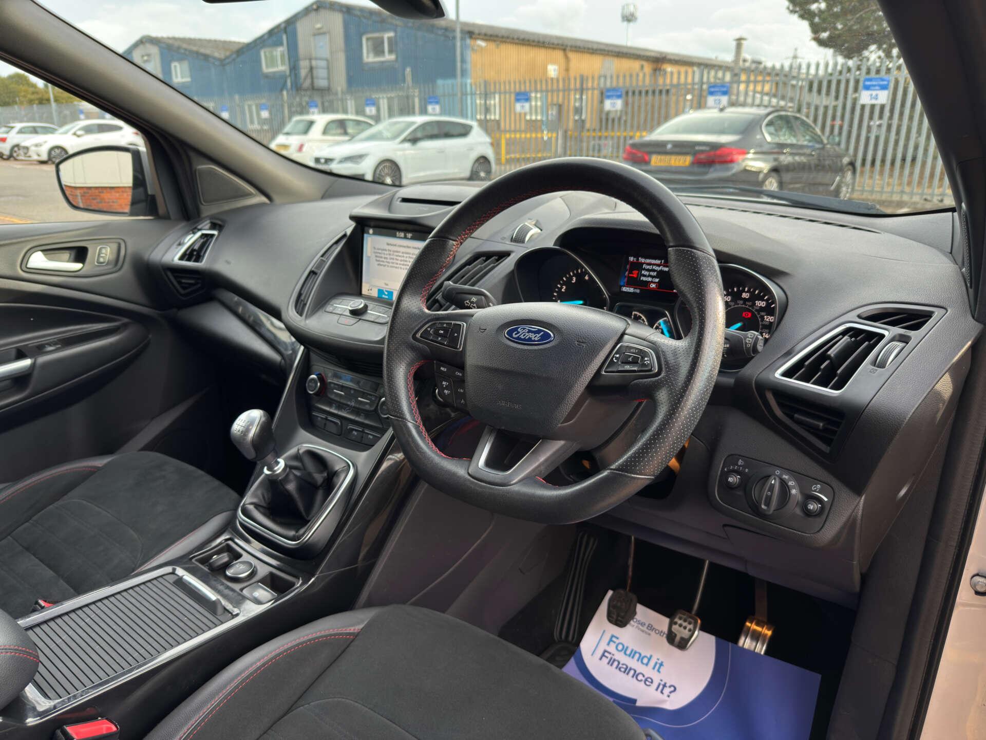 Ford Kuga view 25