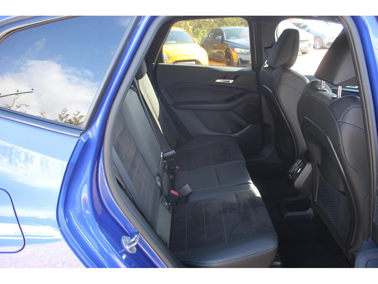 BMW 2 Series Active Tourer view 18