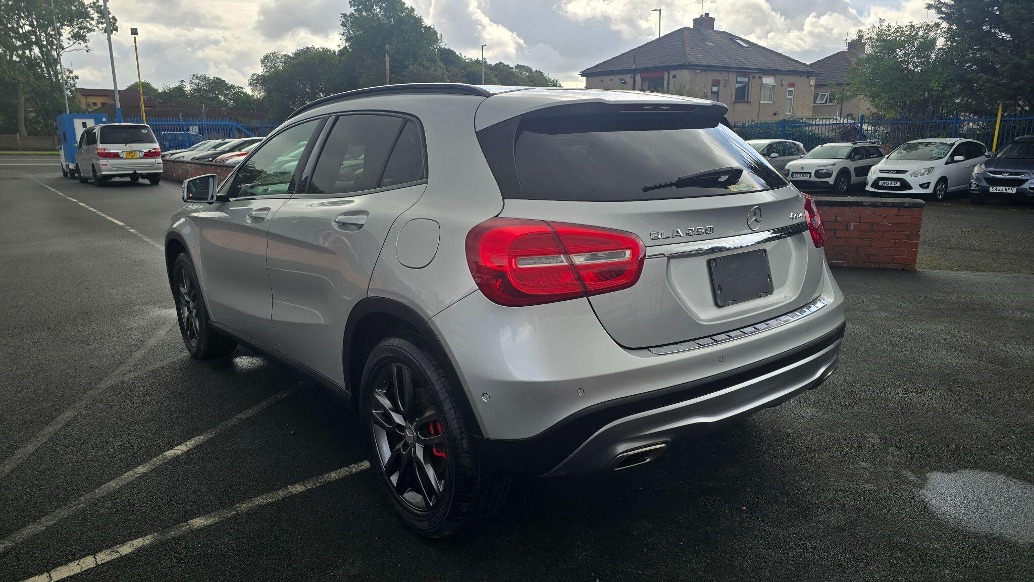 Mercedes-Benz GLA view 32