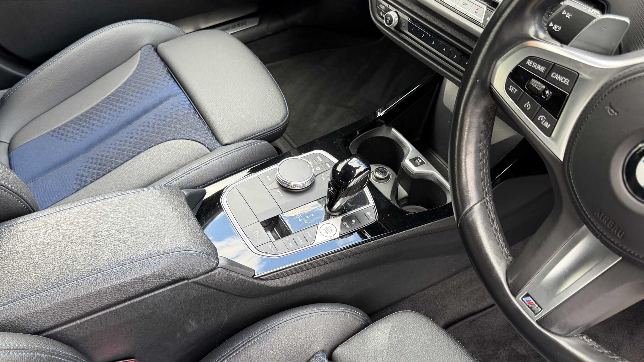 BMW 1 Series view 8
