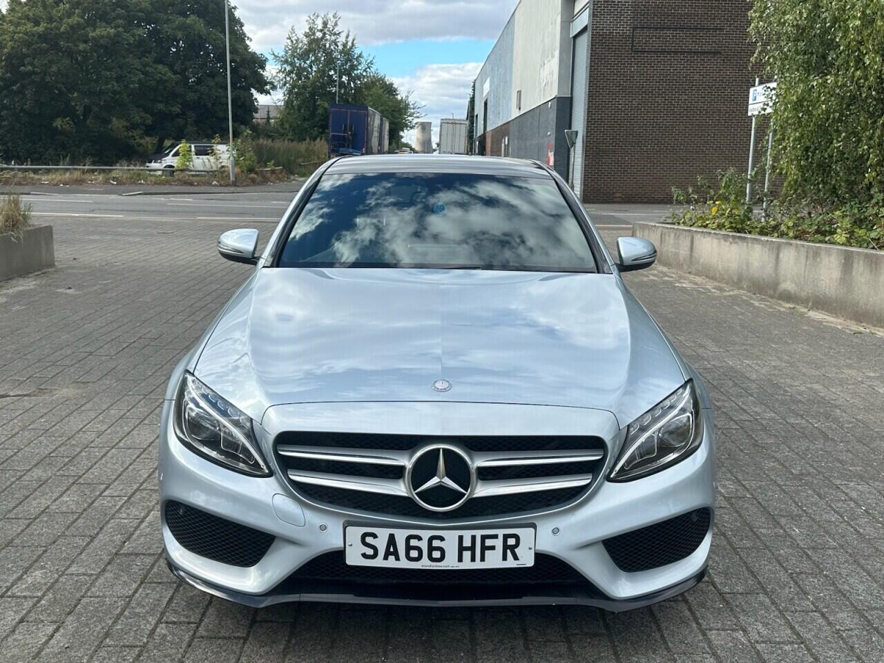 Mercedes-Benz C-Class view 5
