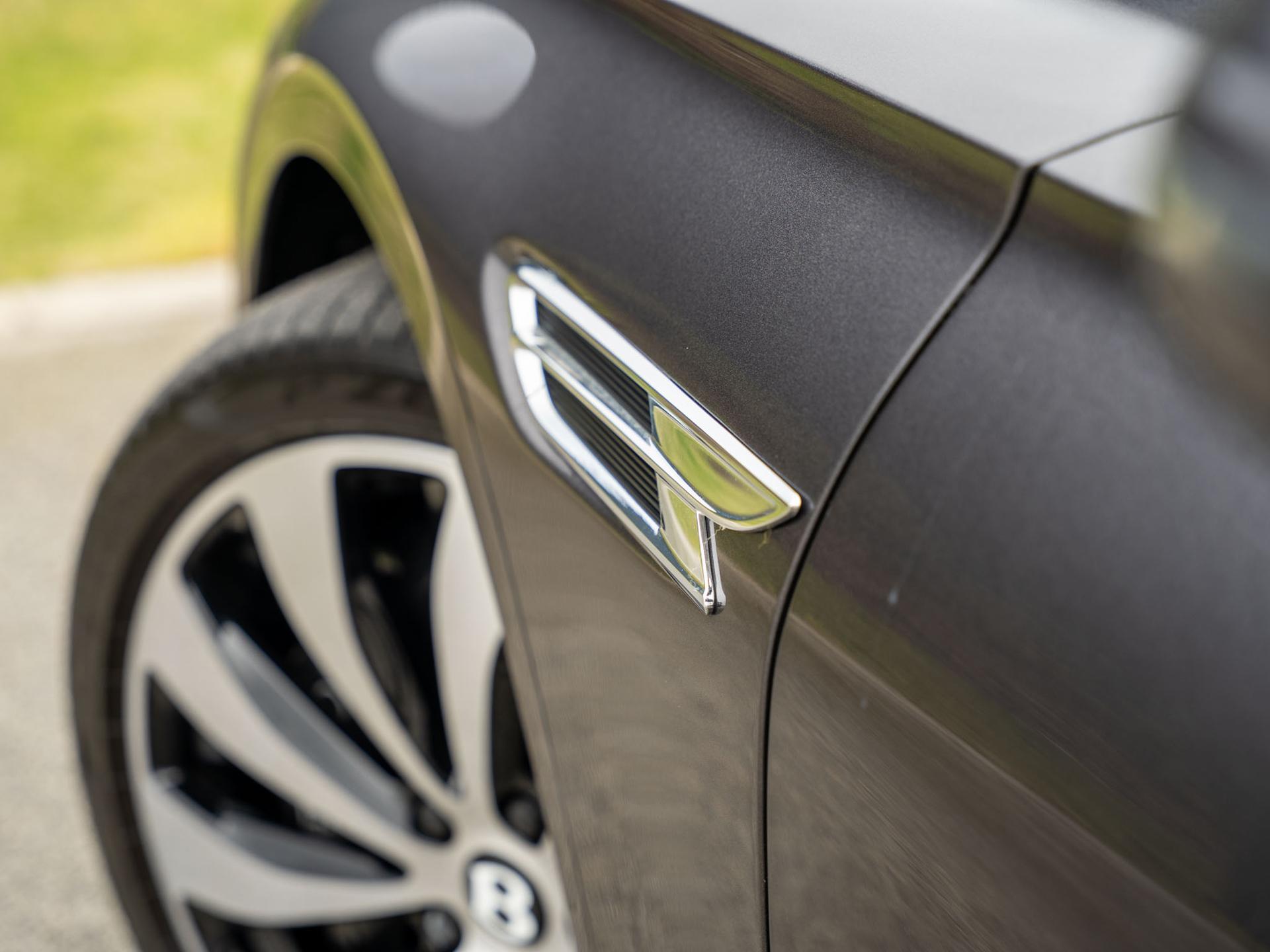 Bentley Flying Spur view 39