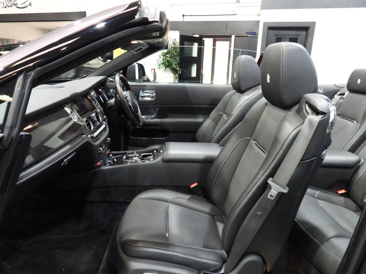 Rolls-Royce Dawn view 17
