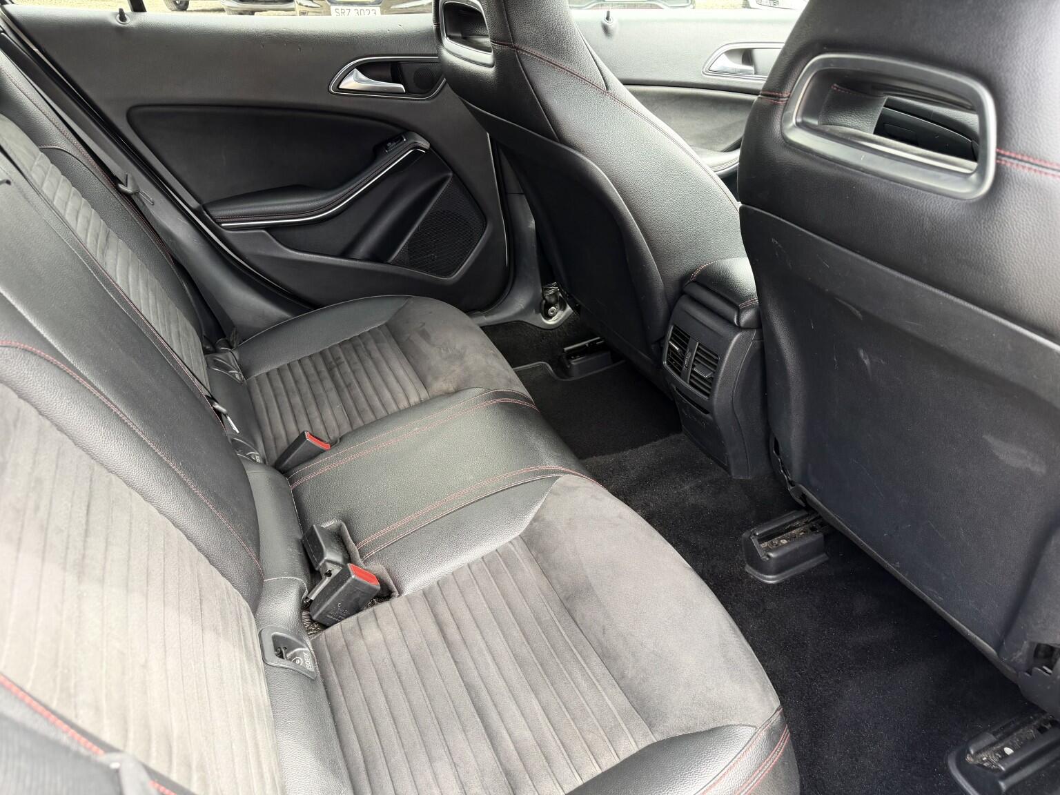 Mercedes-Benz Gla view 24