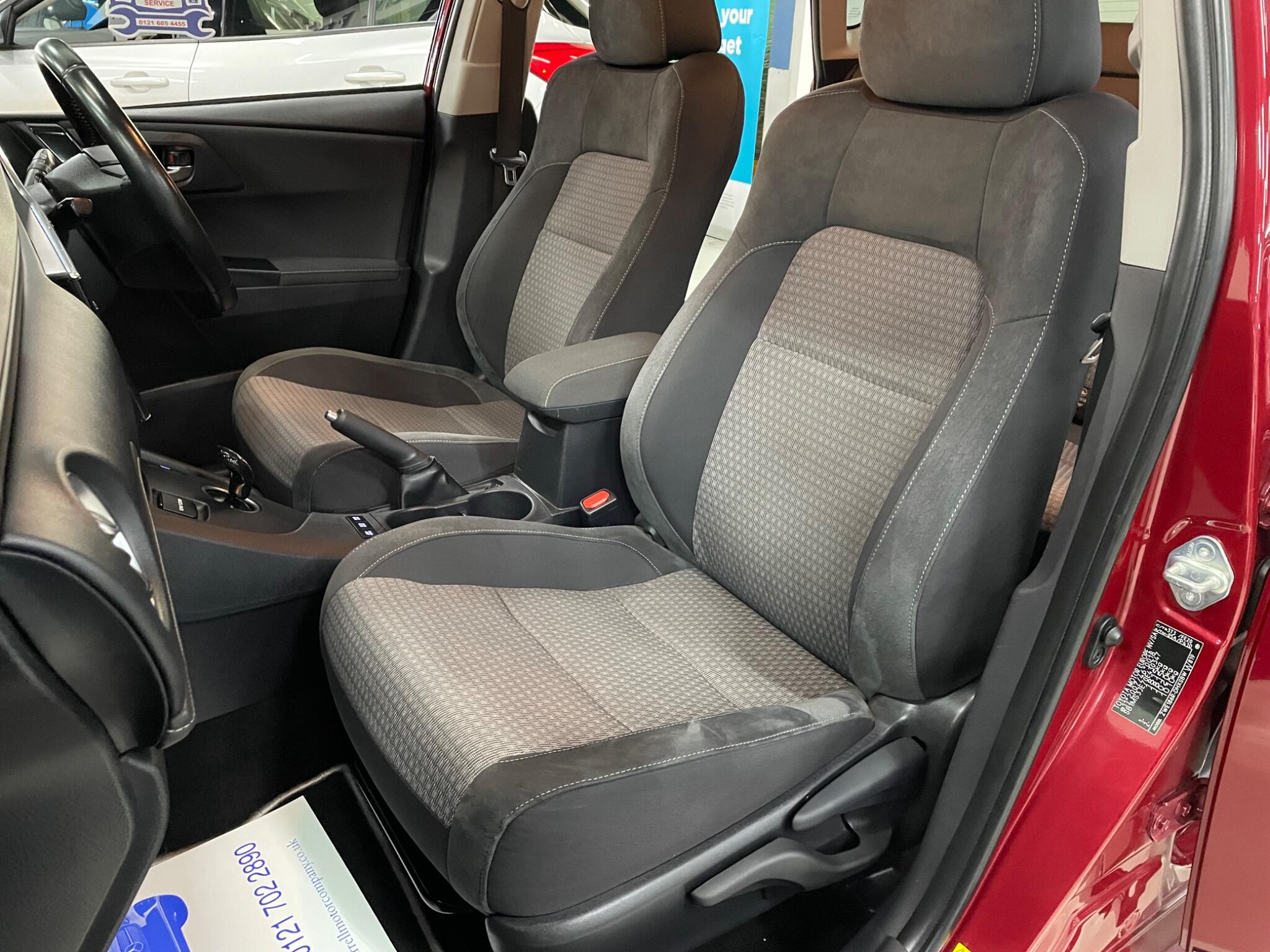 Toyota Auris view 15