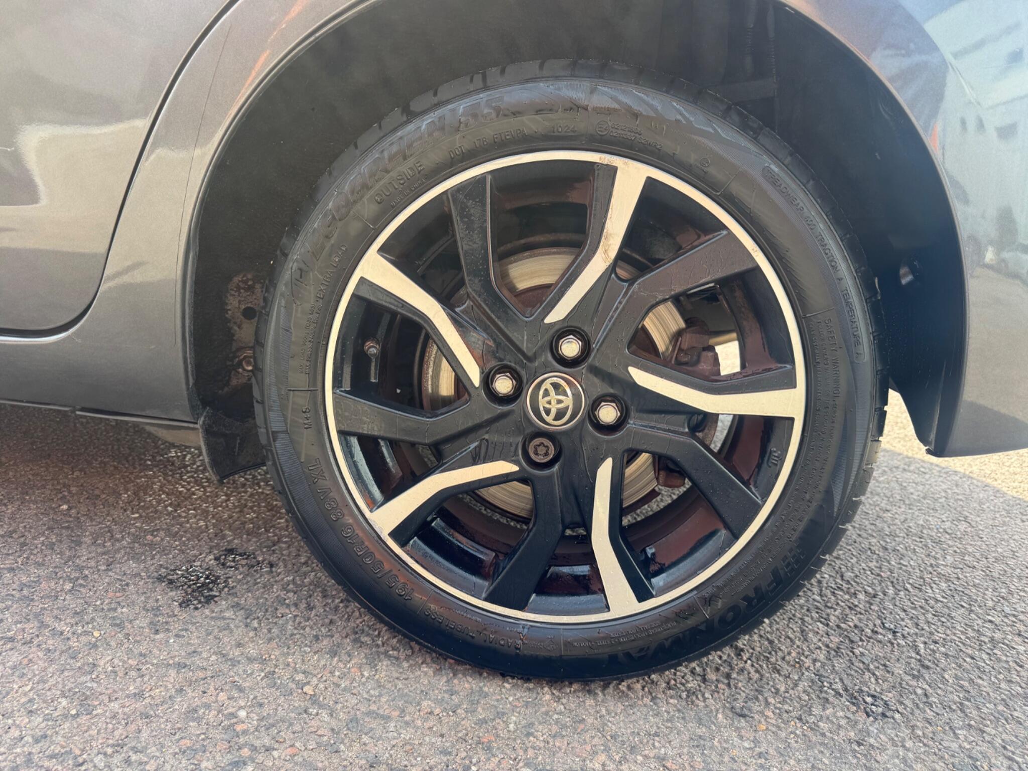 Toyota Yaris view 24