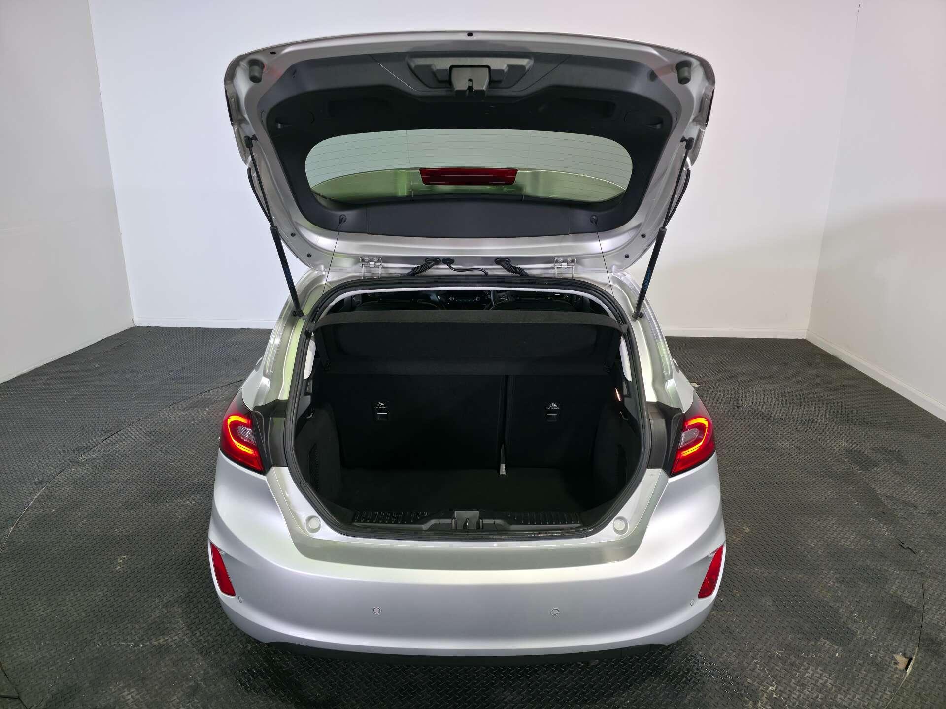 Ford Fiesta view 12