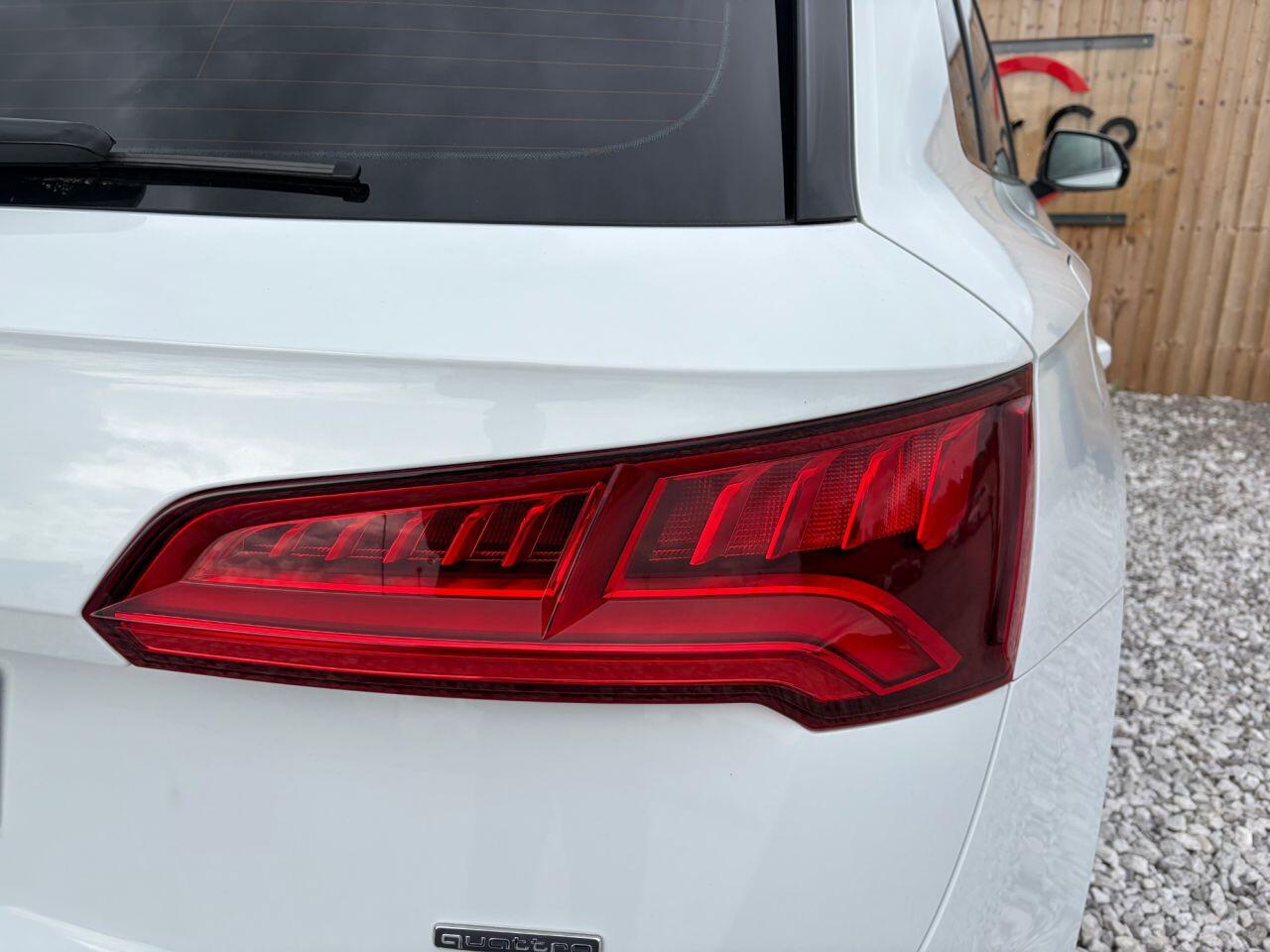 Audi Q5 view 11