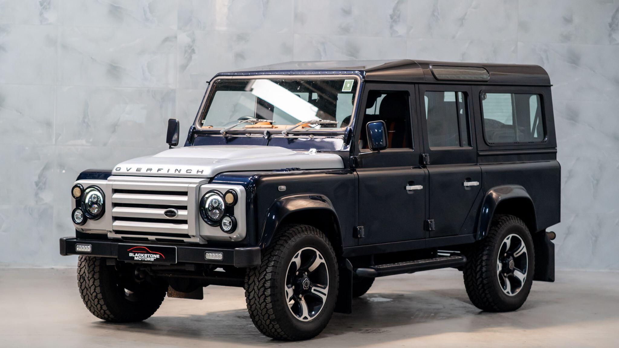 Land Rover Defender view 4
