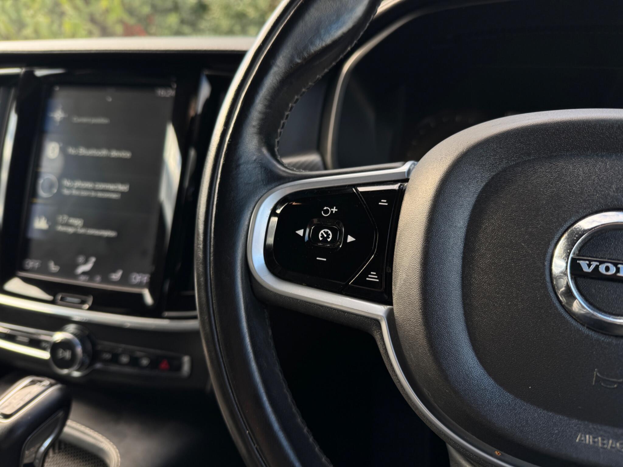 Volvo V90 Cross Country view 20