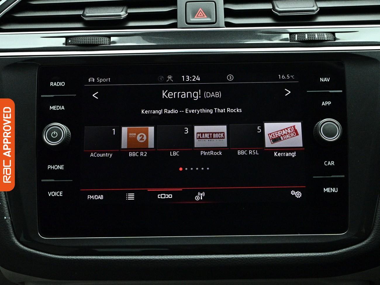 Volkswagen Tiguan view 15